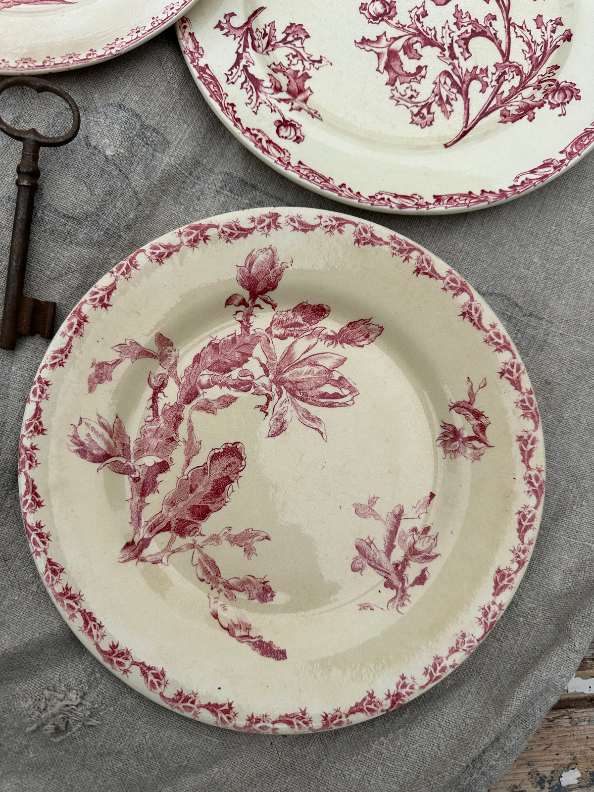 I. Set of 6 mismatched dinner plates