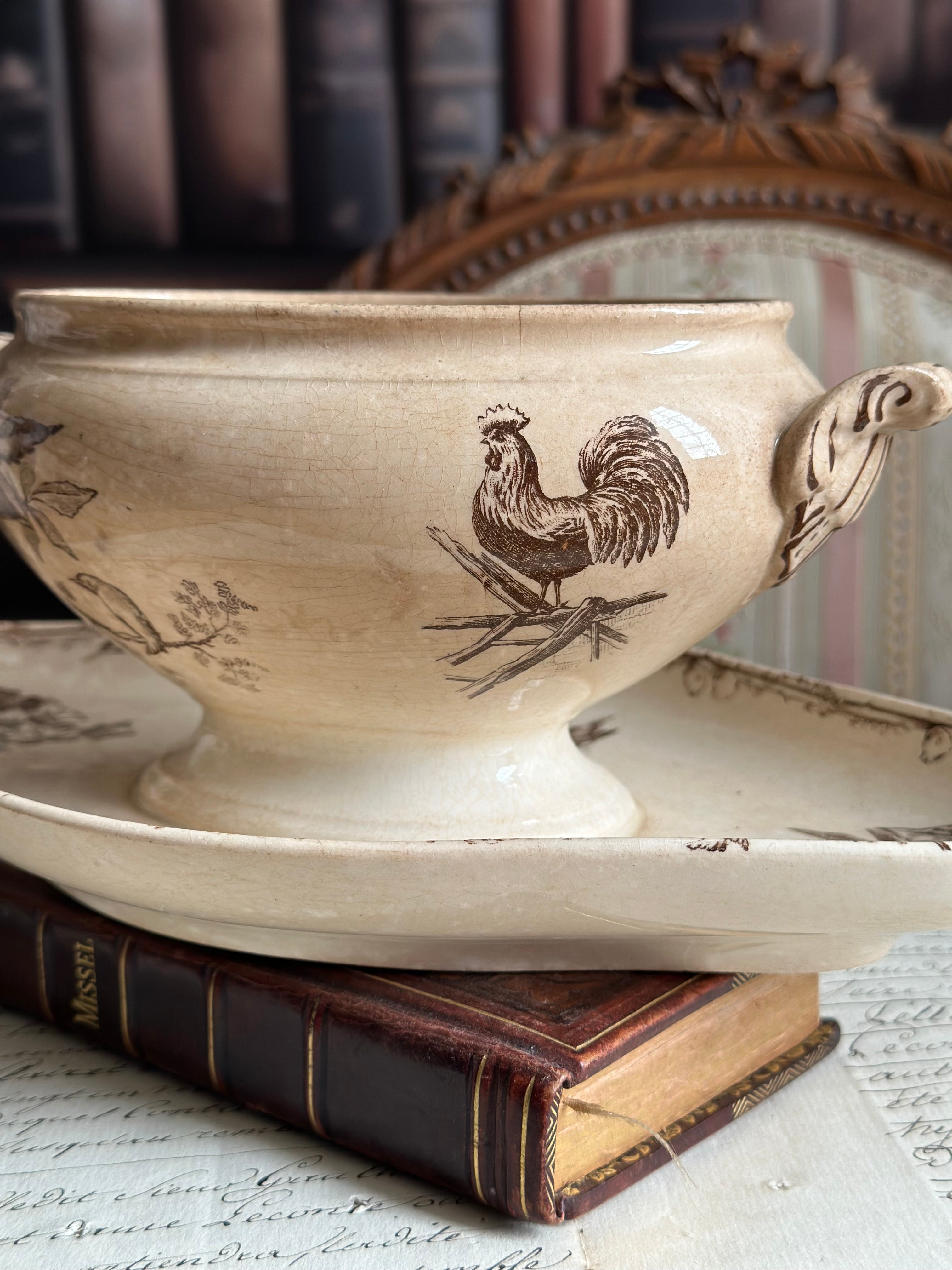 Reserved S - Choisy le Roi sugar bowl