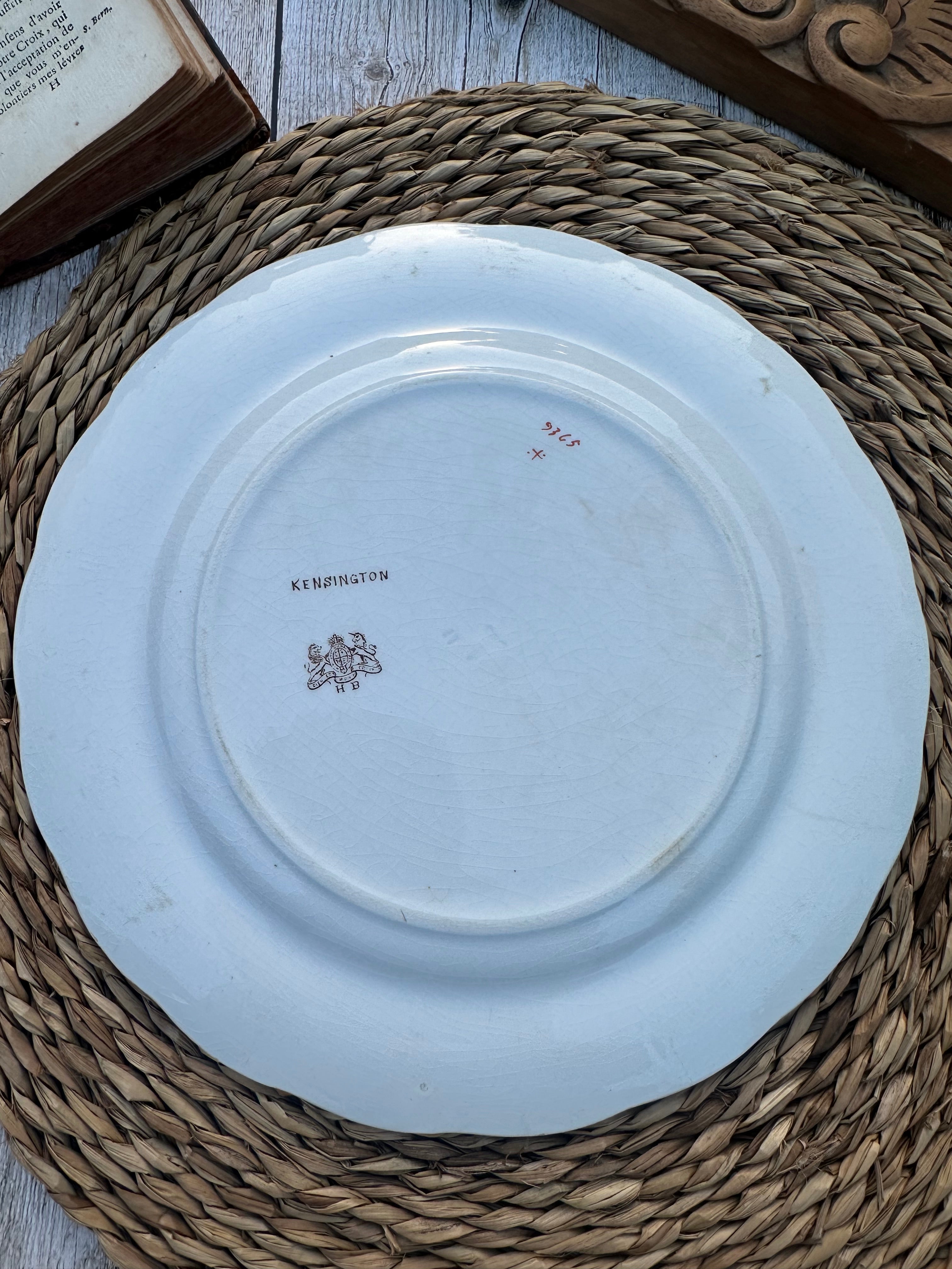 I. Assiette polychrome Heathcote Bone modèle Kensington