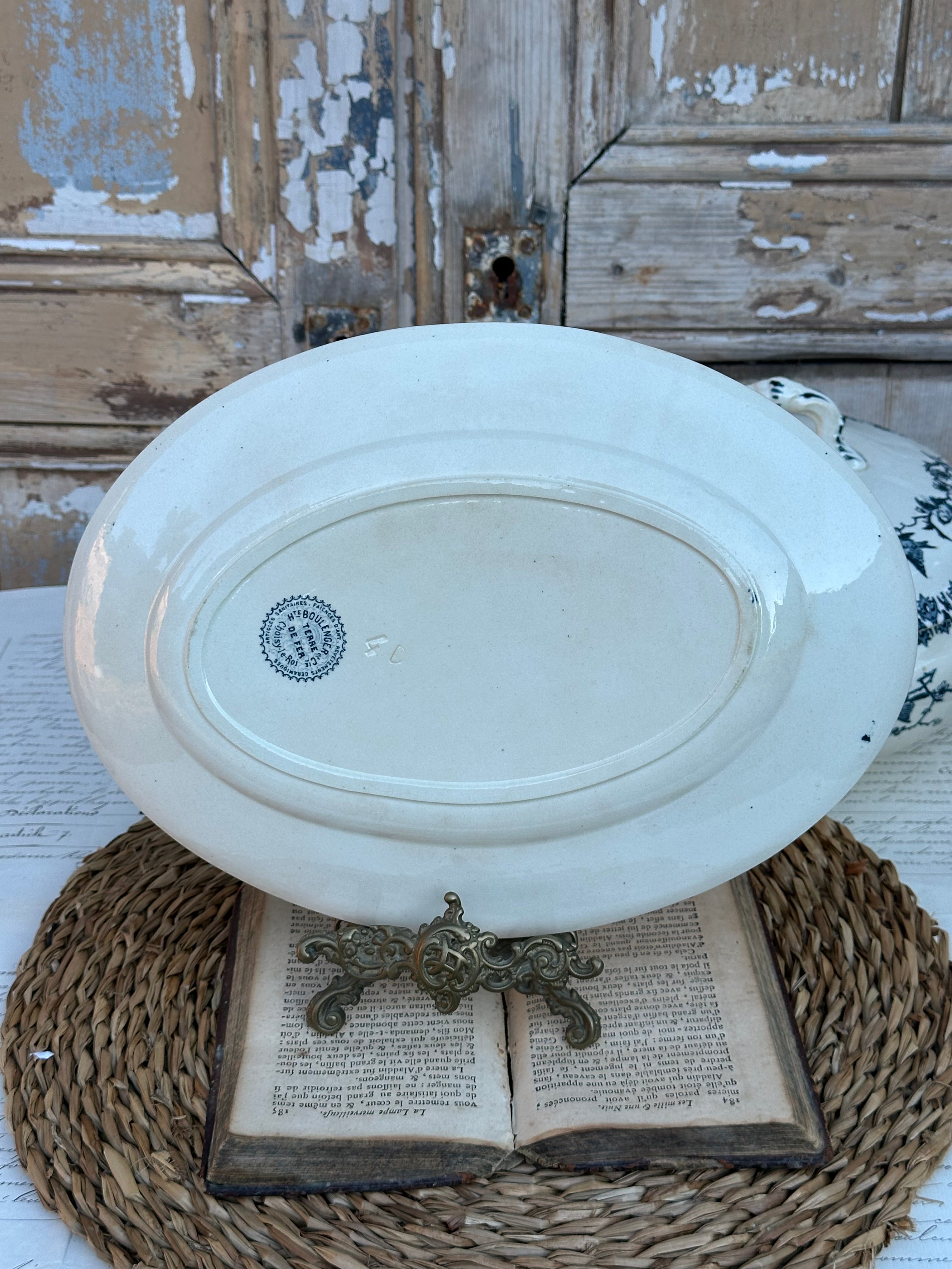 Choisy le Roi oval dish Lyonnais model