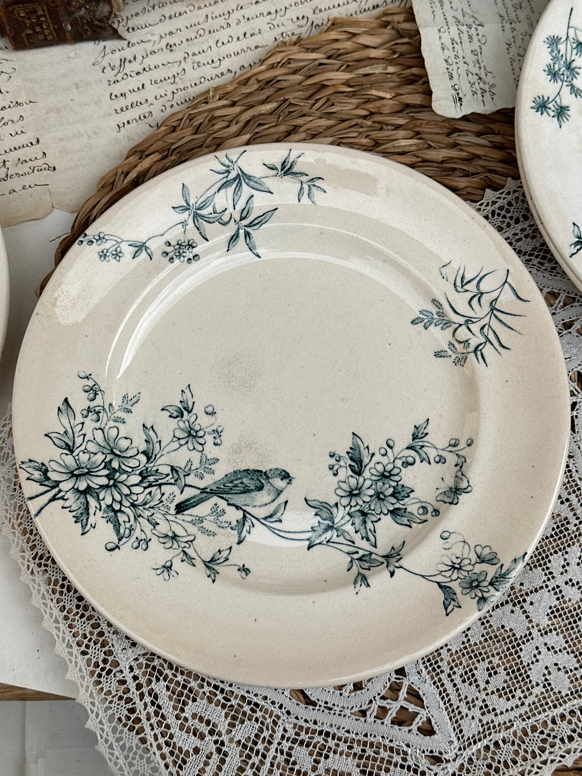 D. Suite de 5 assiettes à dessert Longwy modèle Mignon