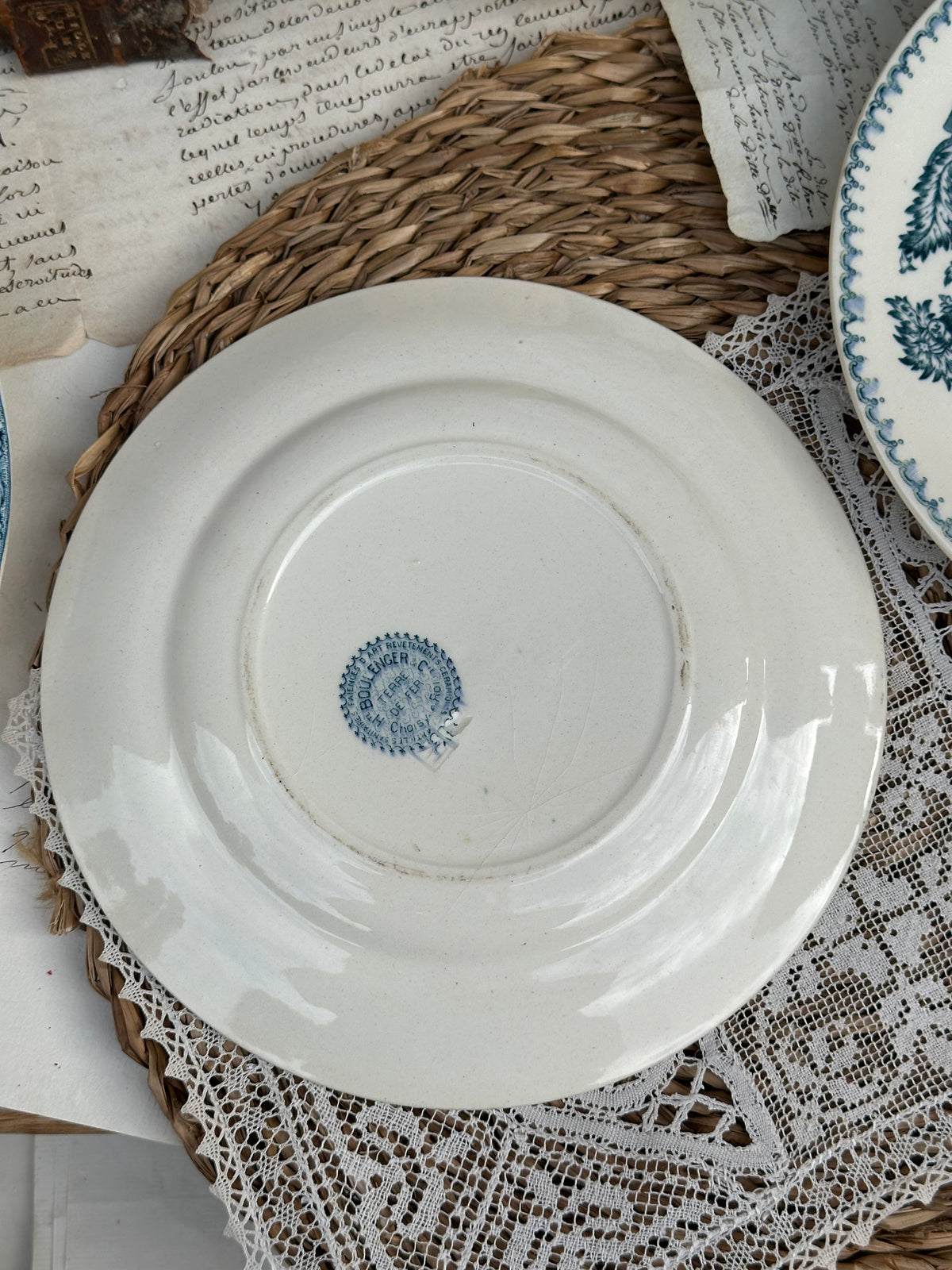 C. Suite de 6 assiettes à dessert dépareillées