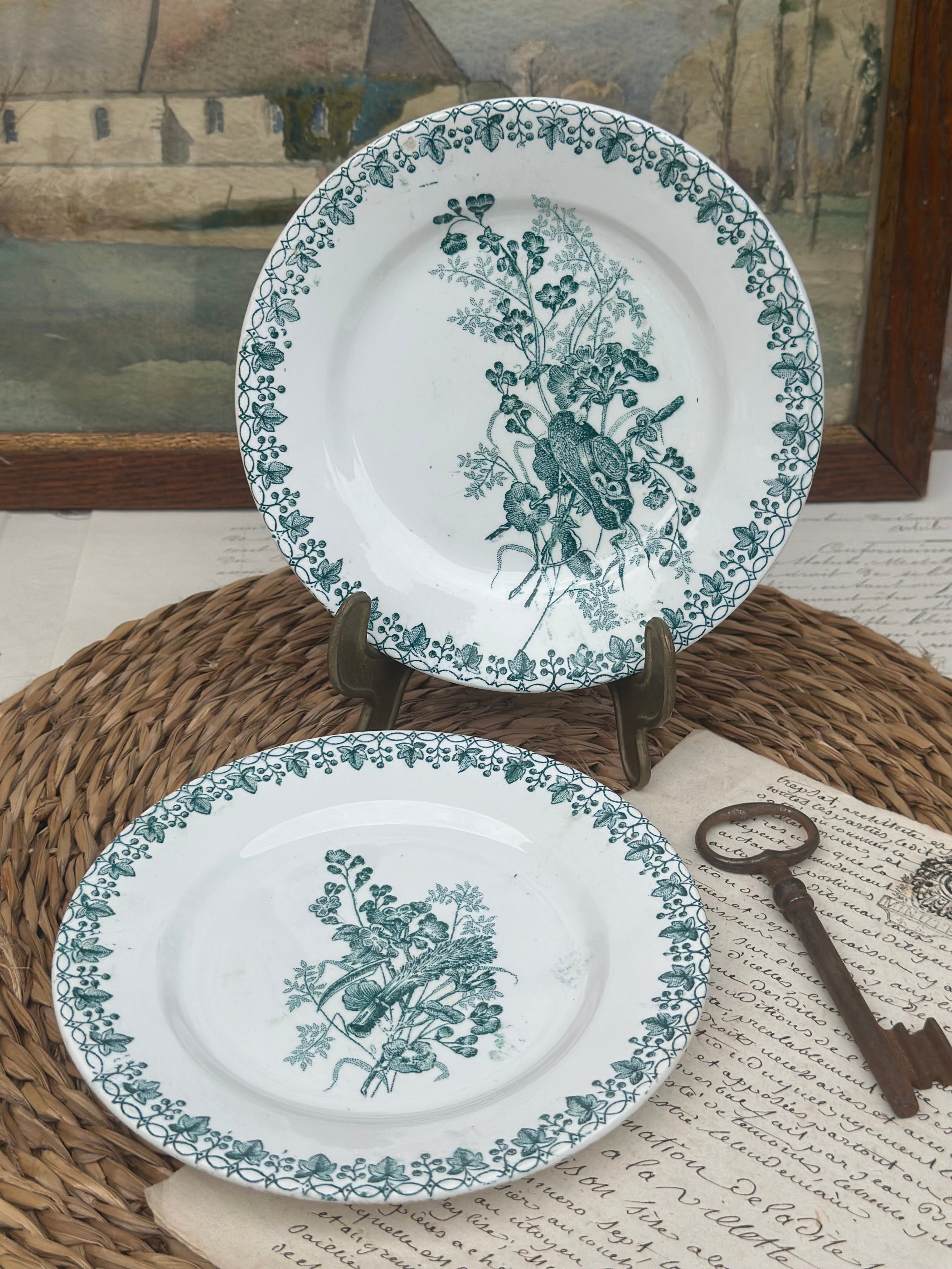 Rare paire de petites assiettes (à pain?) Onnaing modèle Moisson
