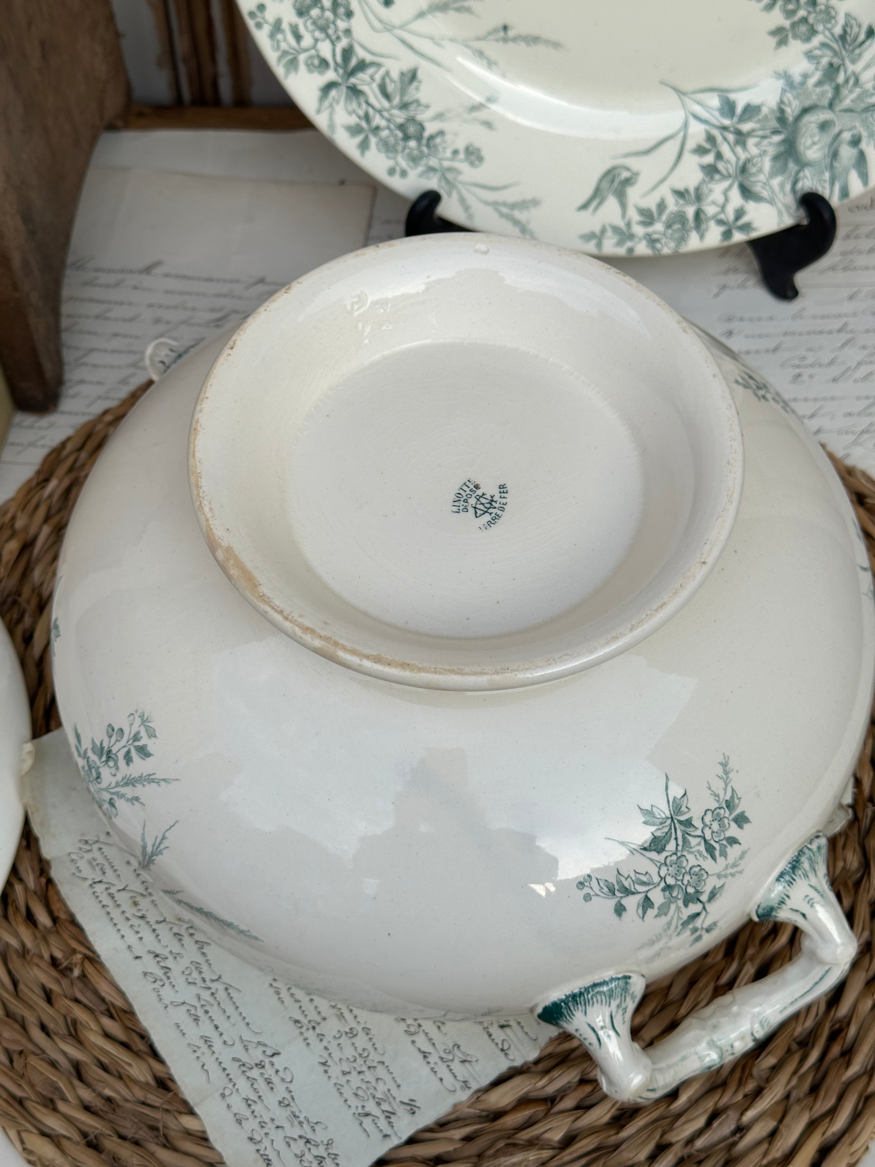 Large Creil et Montereau soup tureen, Linotte model