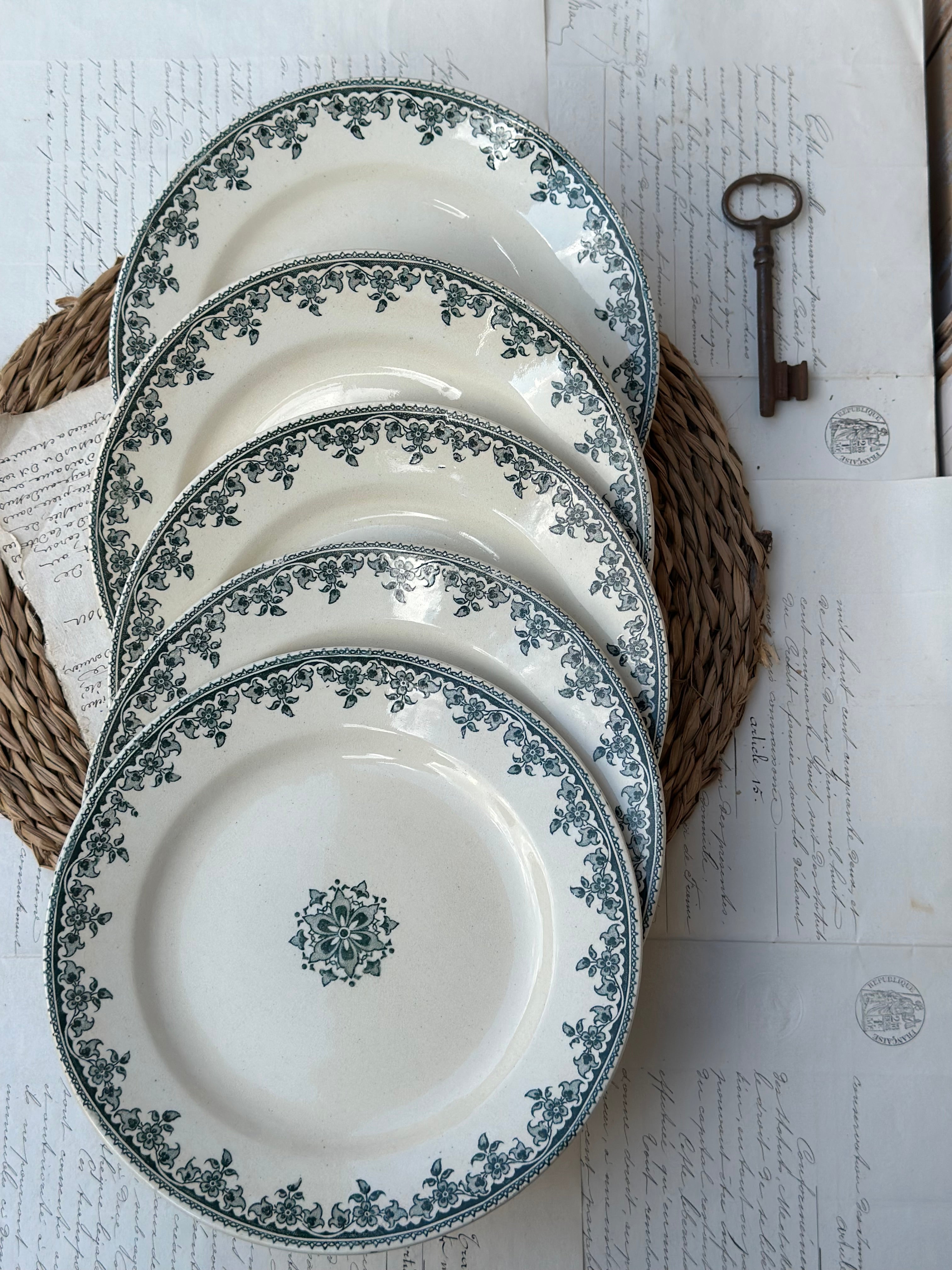 Suite de 5 assiettes plates Choisy le Roi modèle Gagny