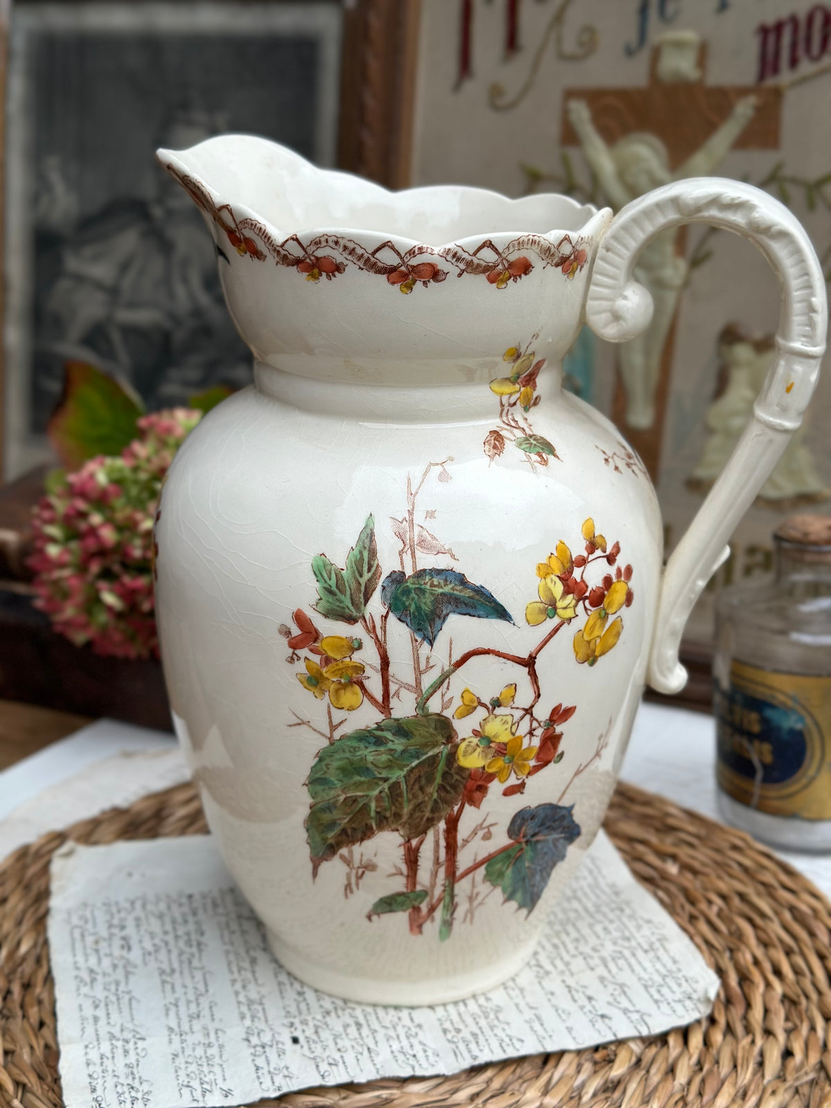 Grand broc polychrome Gien modèle Bégonia