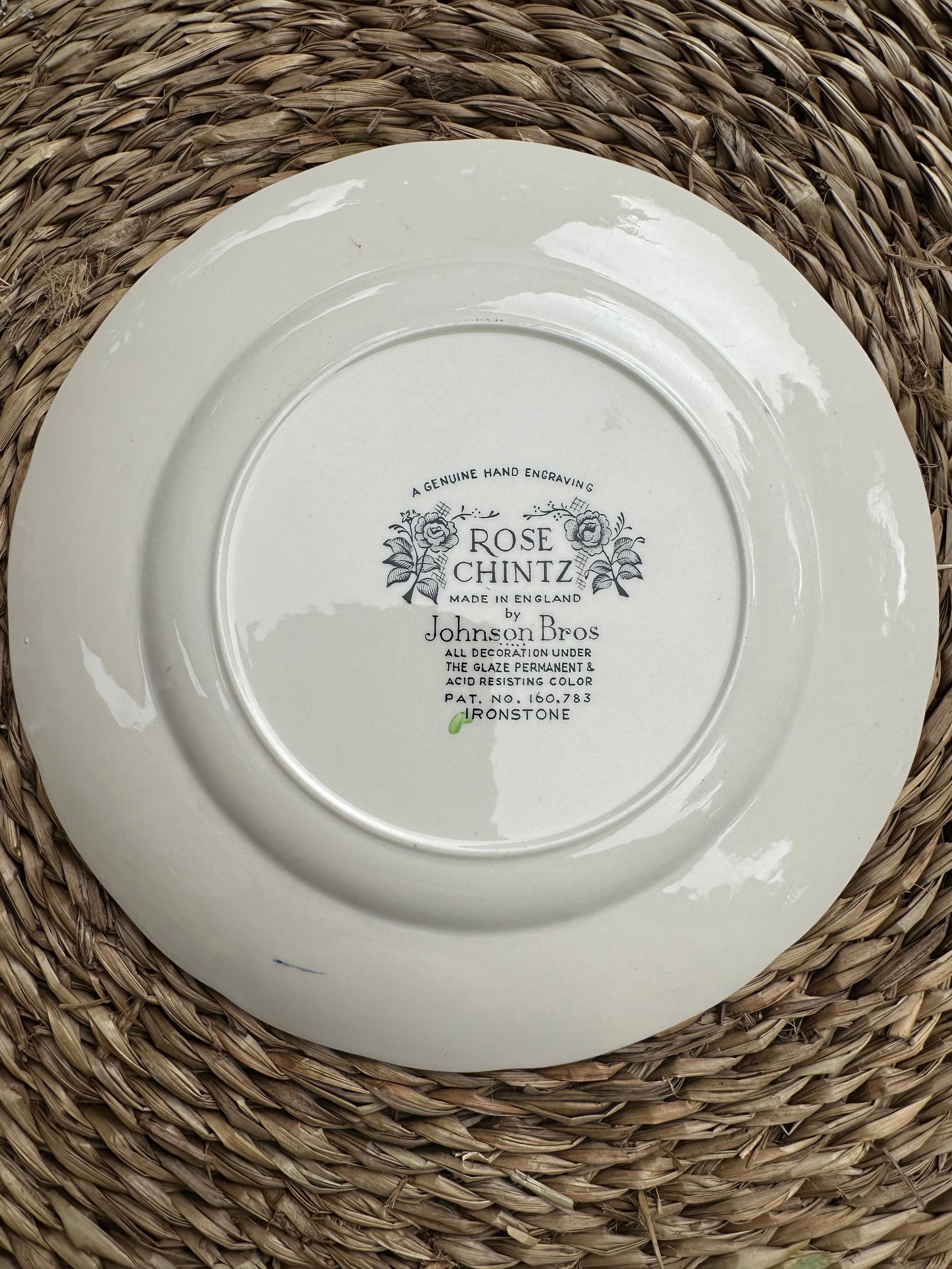 Suite de 6 assiettes à dessert Johnson Bros modèle Rose Chintz