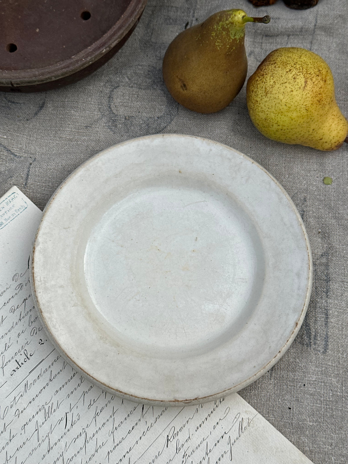 Assiette Creil et Montereau, lourde et épaisse