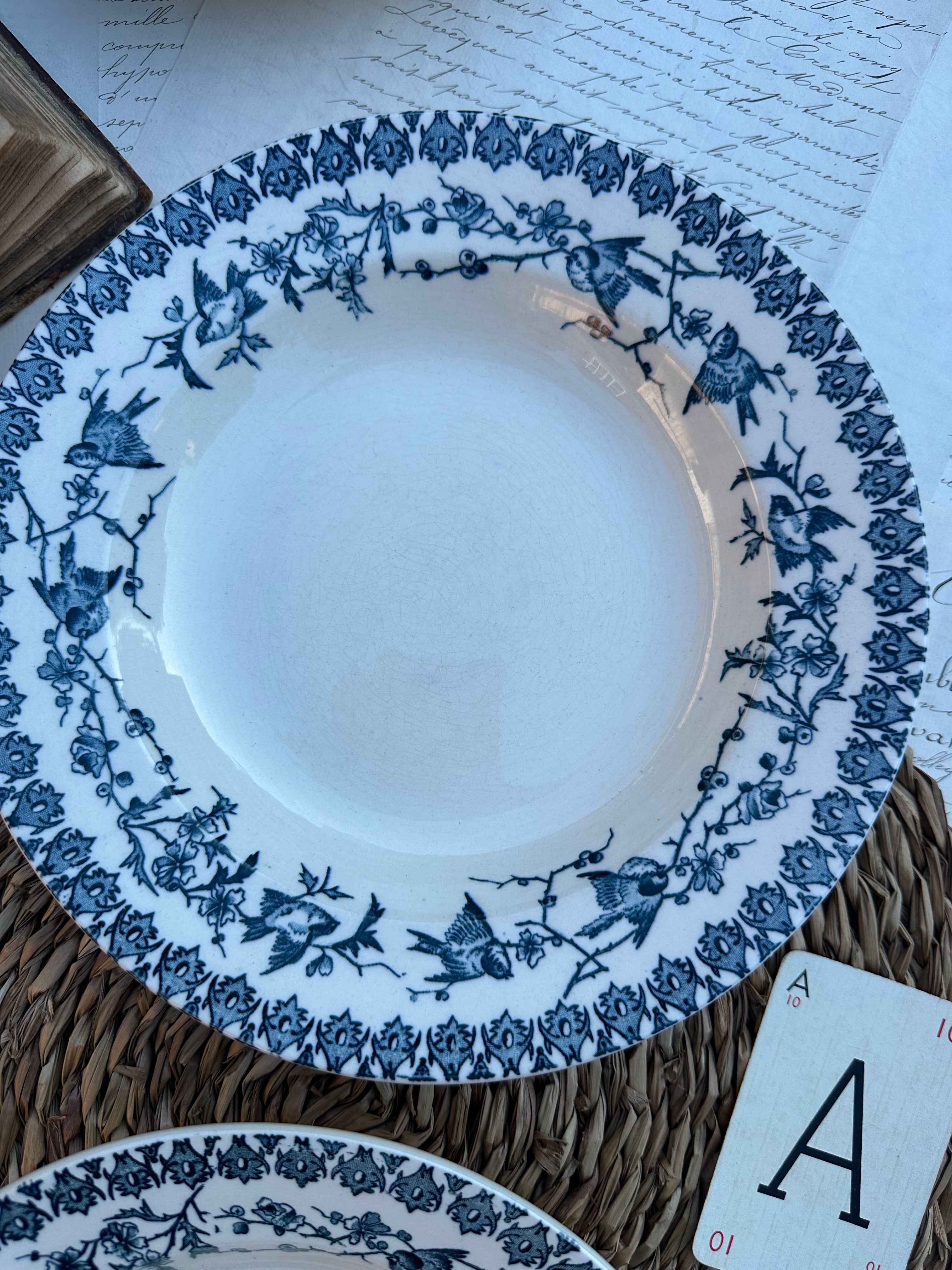 A. Duo d'assiettes creuses Choisy le Roi modèle Lyonnais