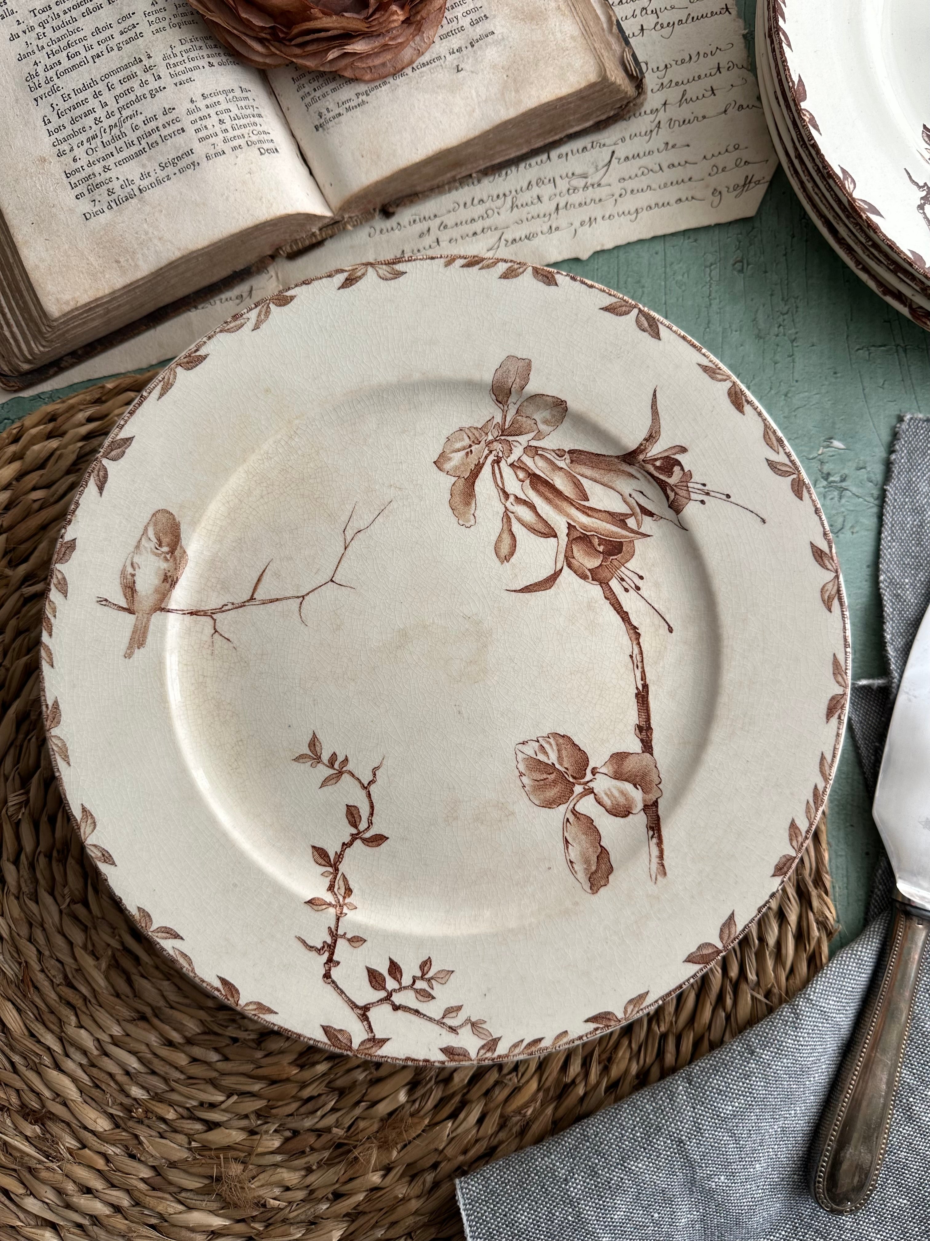 Plat piédouche Choisy le Roi modèle Oxford