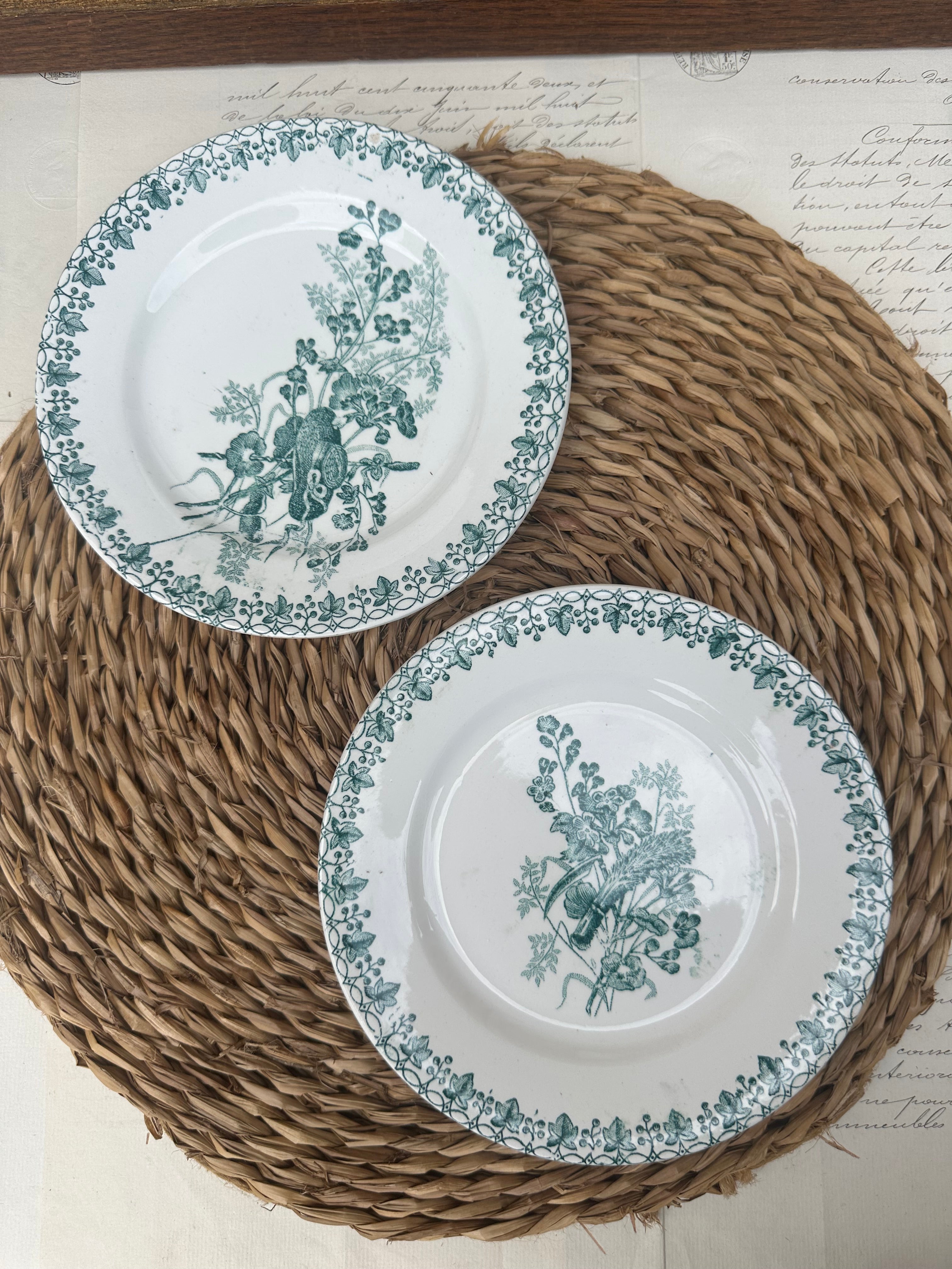 Rare paire de petites assiettes (à pain?) Onnaing modèle Moisson
