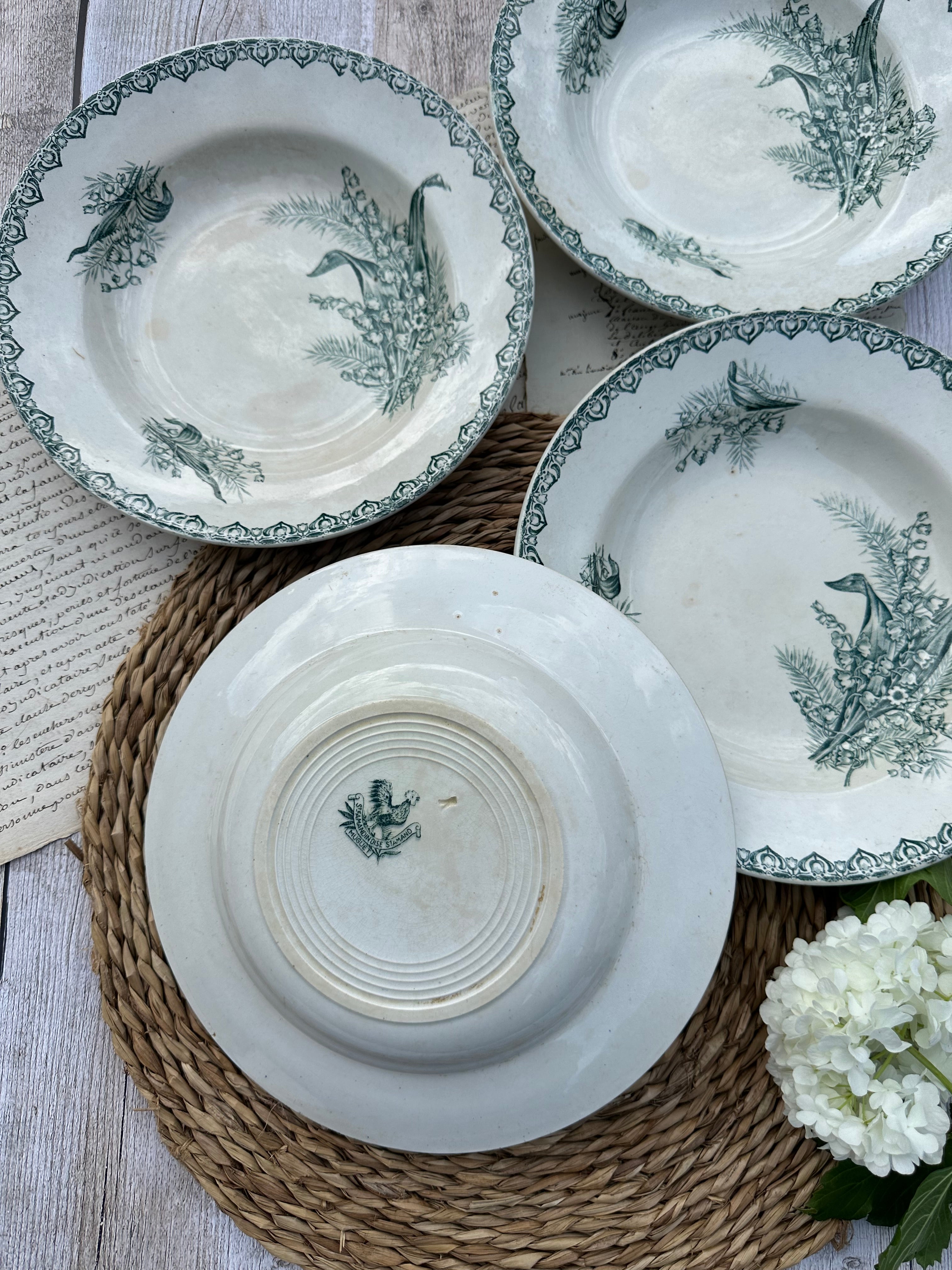Suite de 4 assiettes creuses St. Amand modèle Muguet