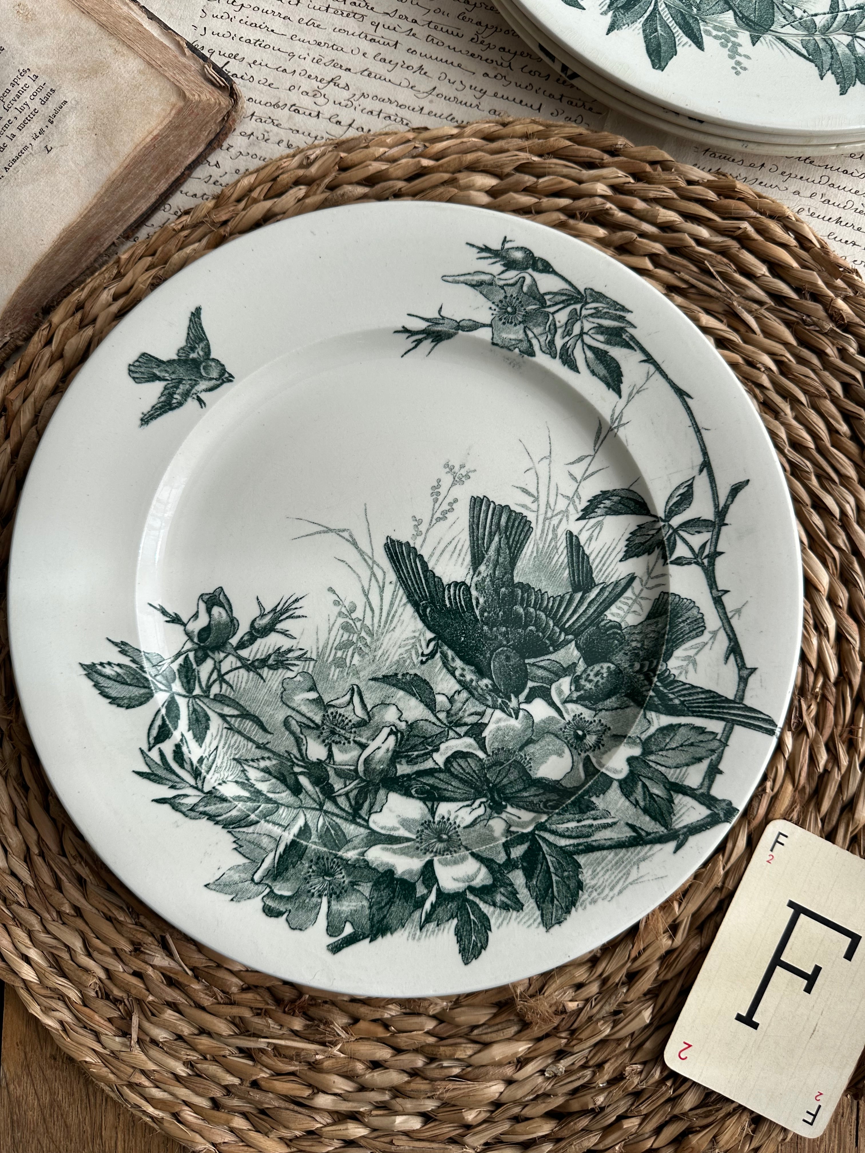 Assiette plate Jules Vieillard Bordeaux modèle Oiseaux