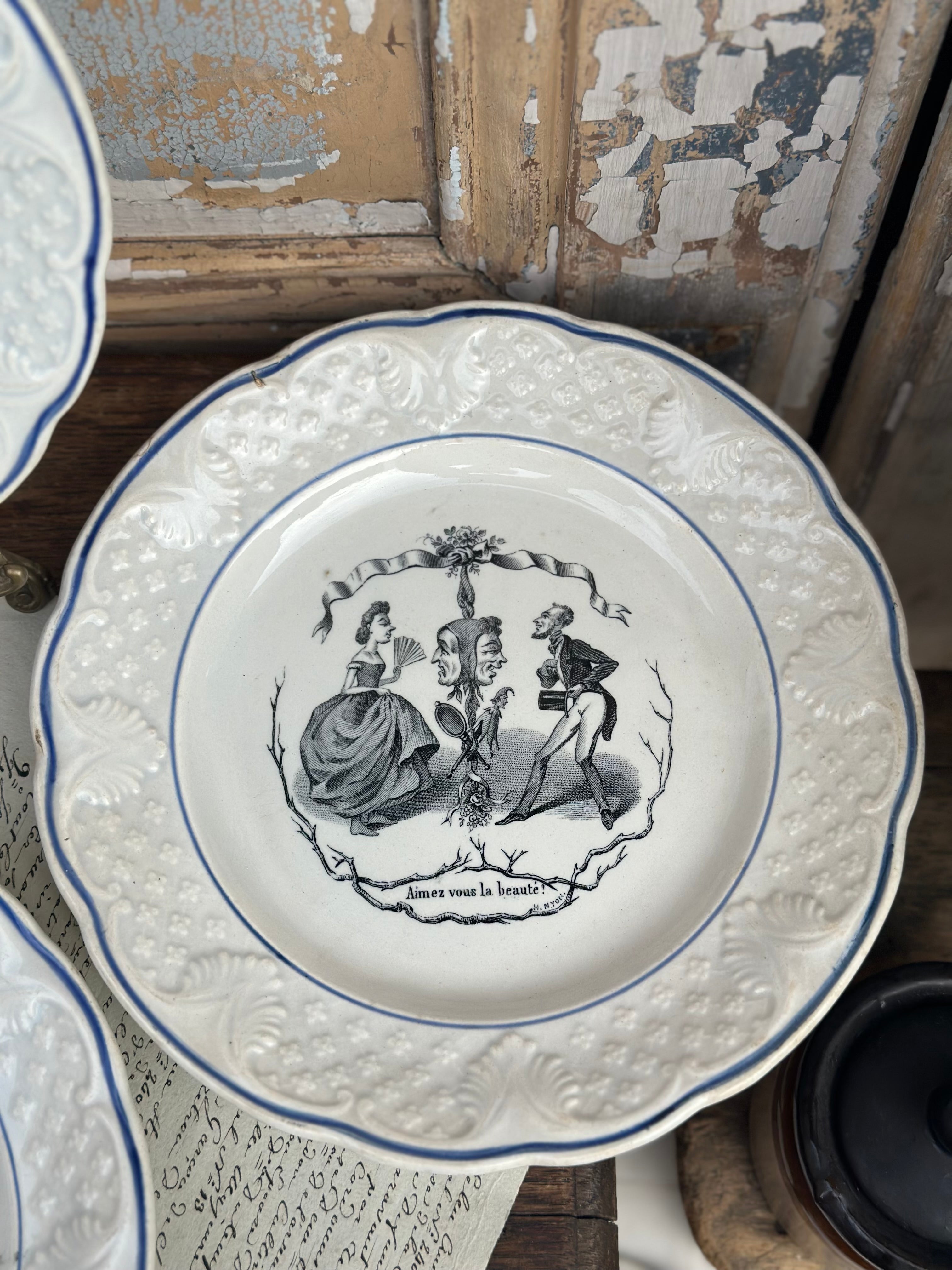 Suite de 3 assiettes parlantes Choisy le Roi