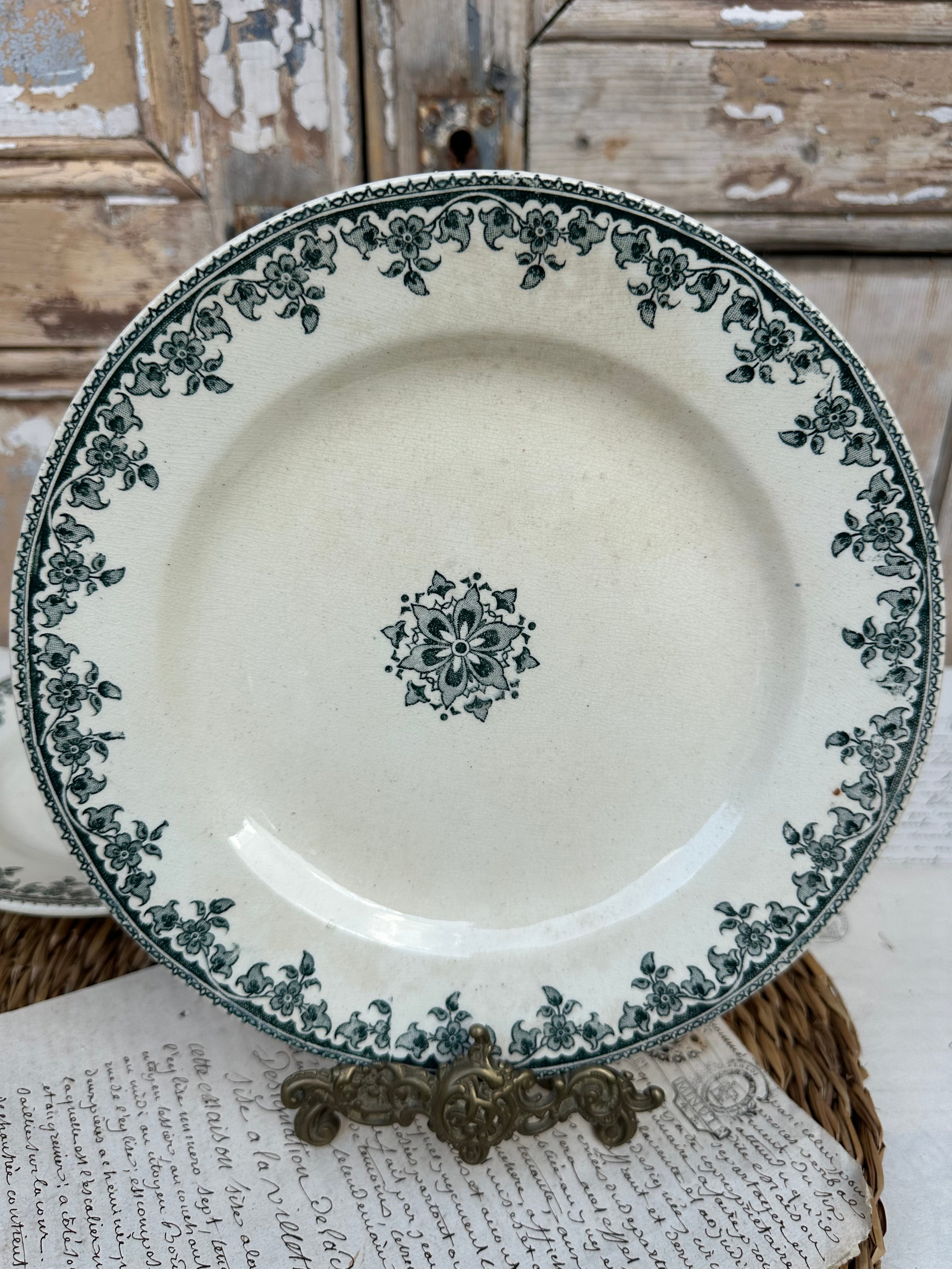 Suite de 4 assiettes plates Choisy le Roi modèle Gagny