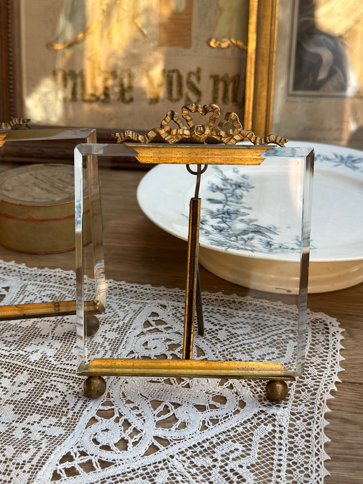 Deux cadres verre biseauté
