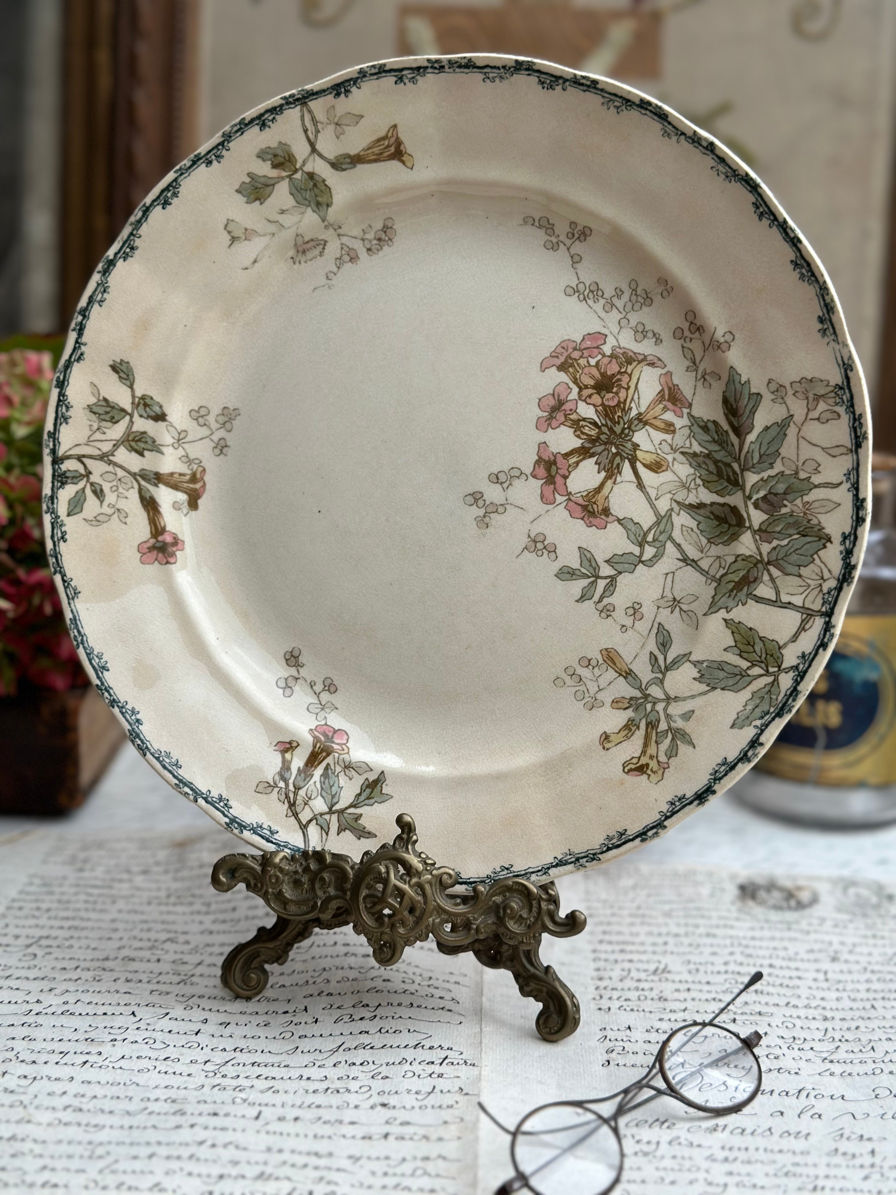 Assiette polychrome Choisy le Roi
