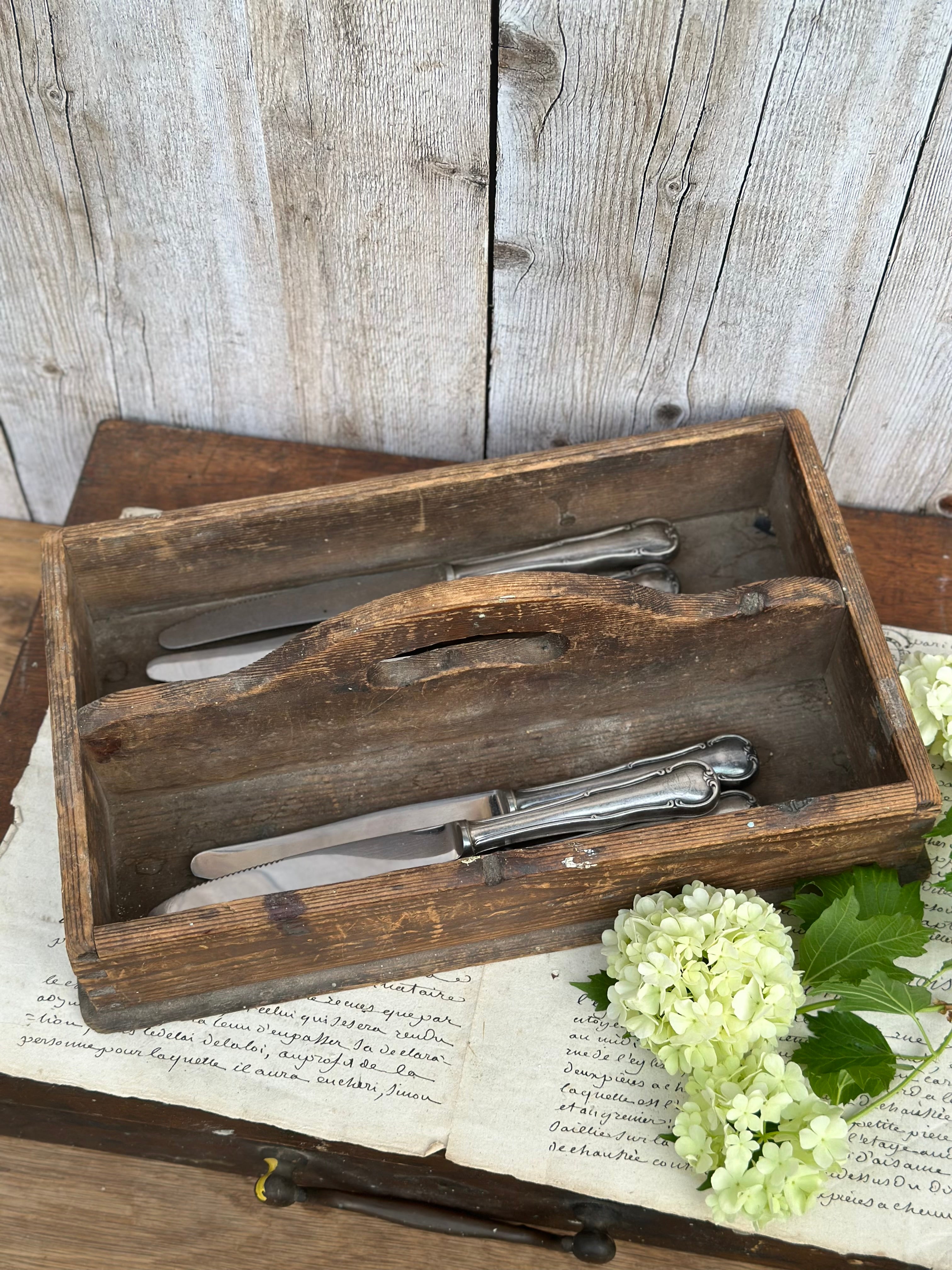 Caisse ancienne en bois, à outils ou à couverts - XIXème