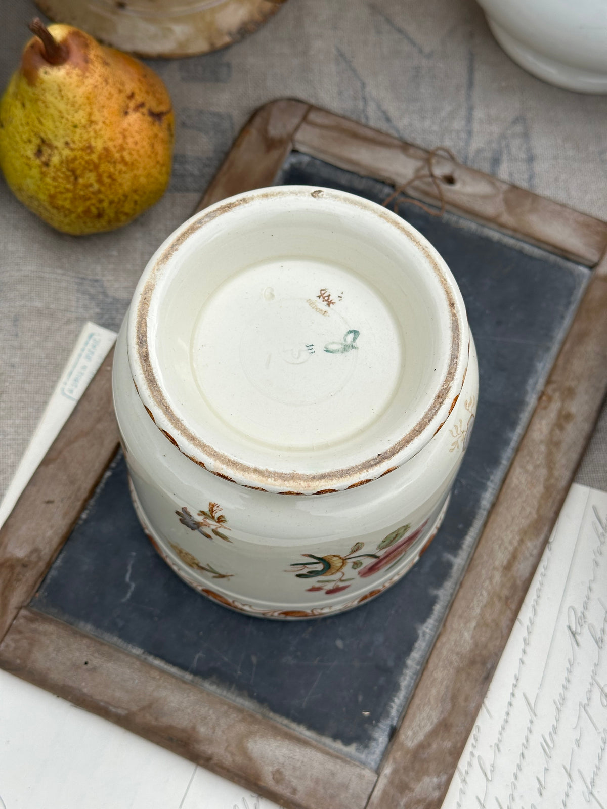 Pot polychrome Creil et Montereau
