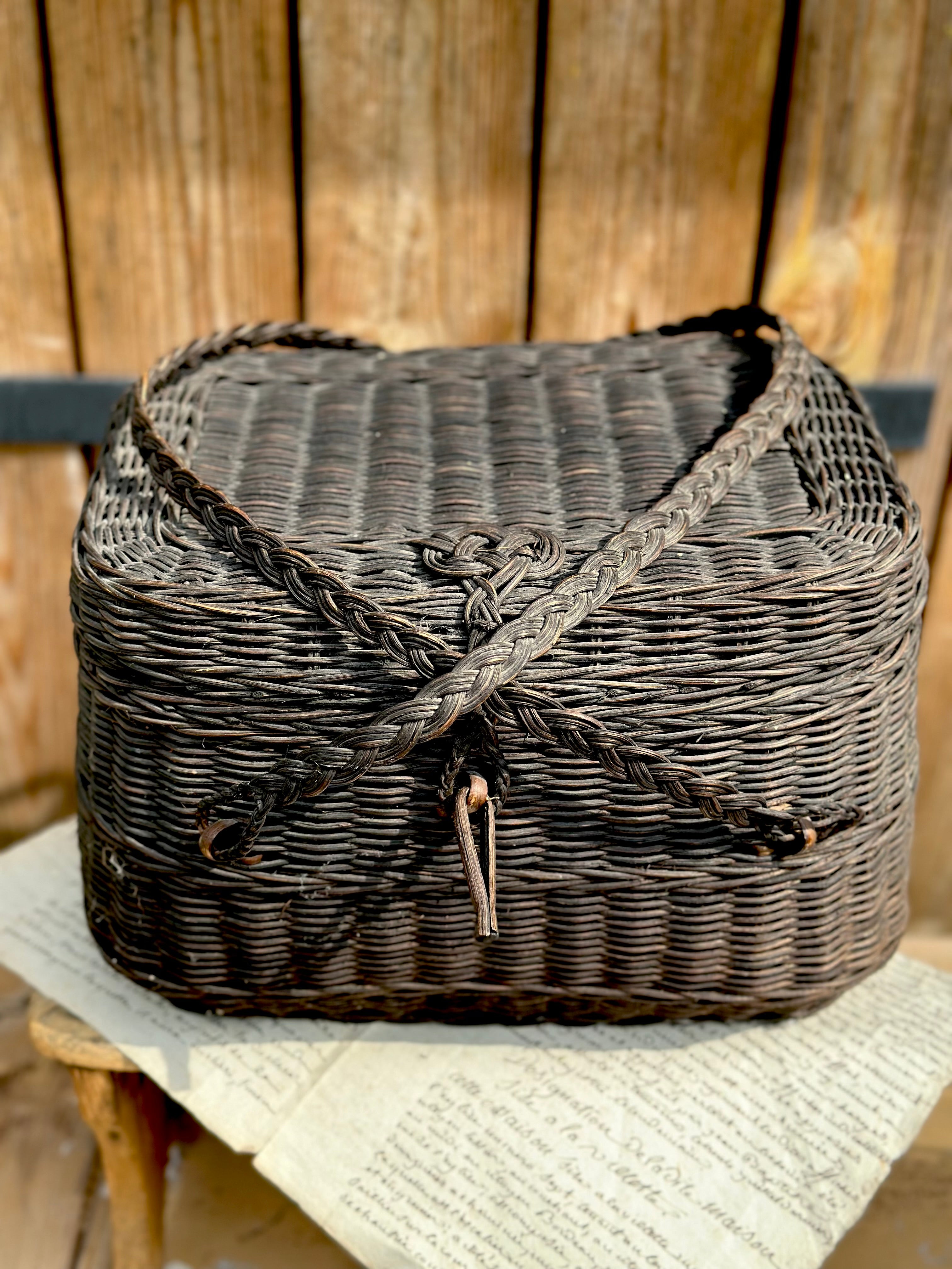 Paire de paniers en bois noirci fin XIXème