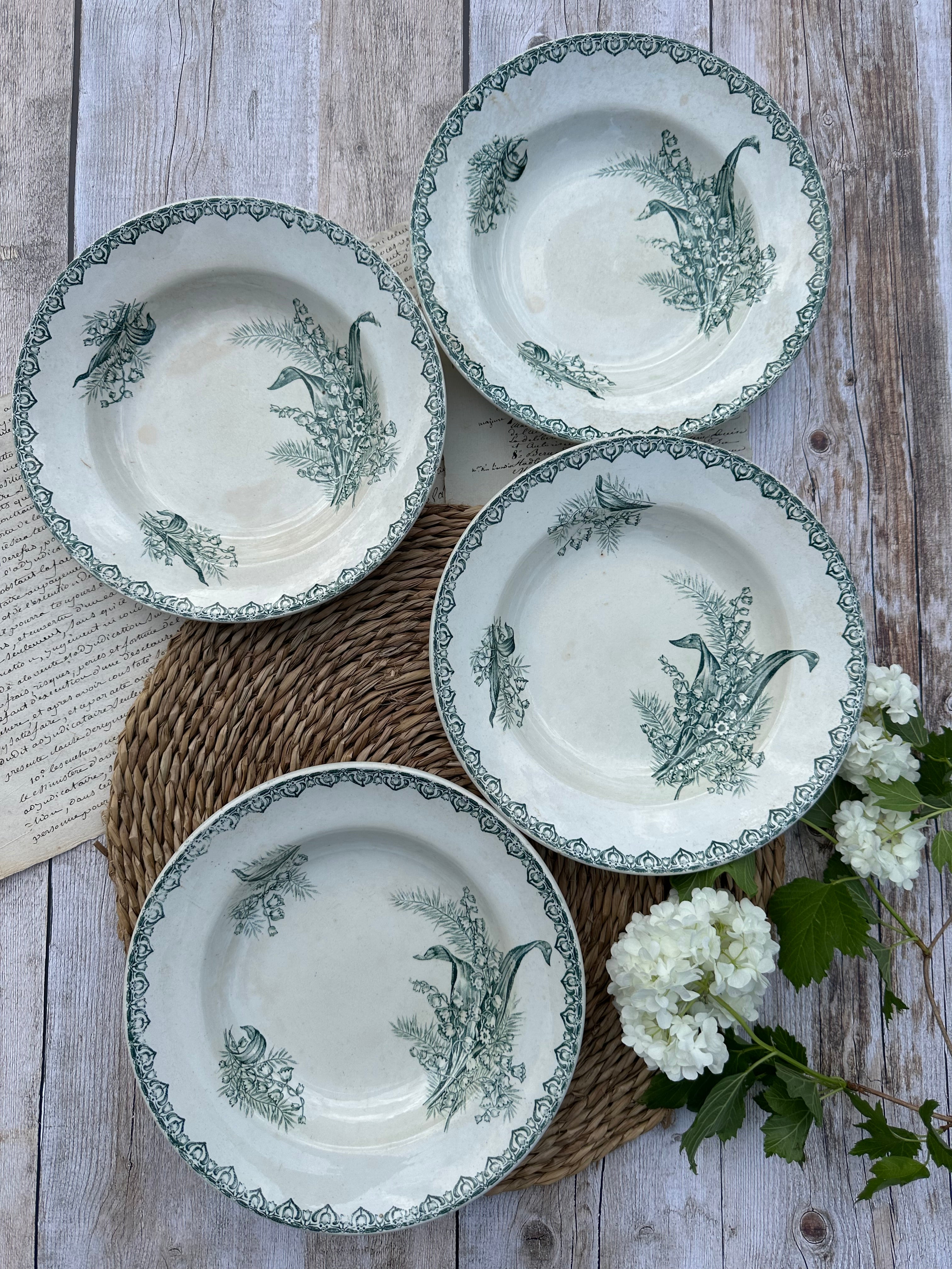 Suite de 4 assiettes creuses St. Amand modèle Muguet