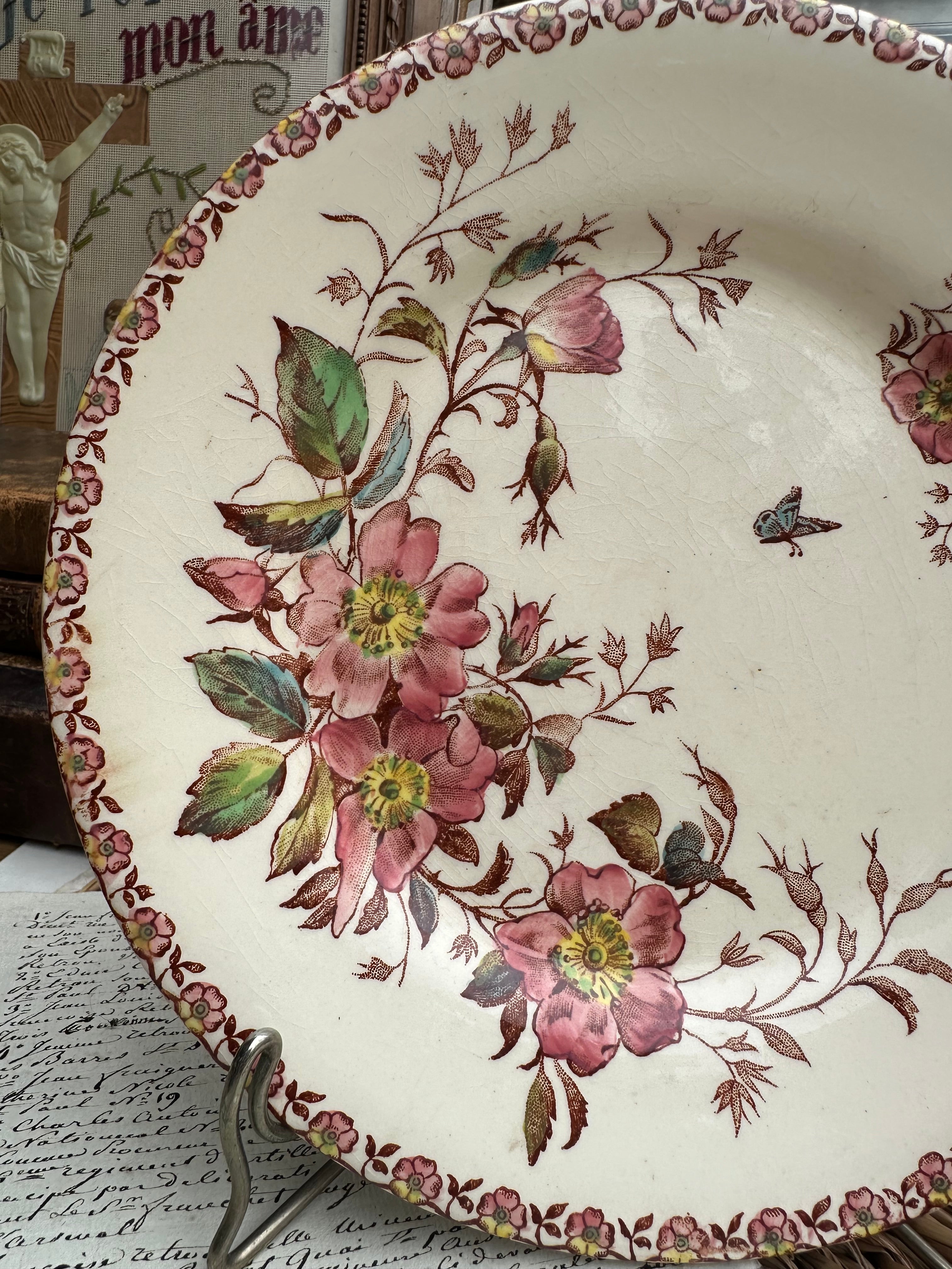 E. Assiette à dessert polychrome Gien modèle Mai