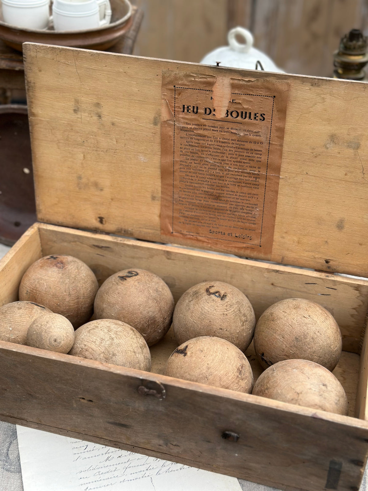 Ancien jeu des boules, pétanque, en bois