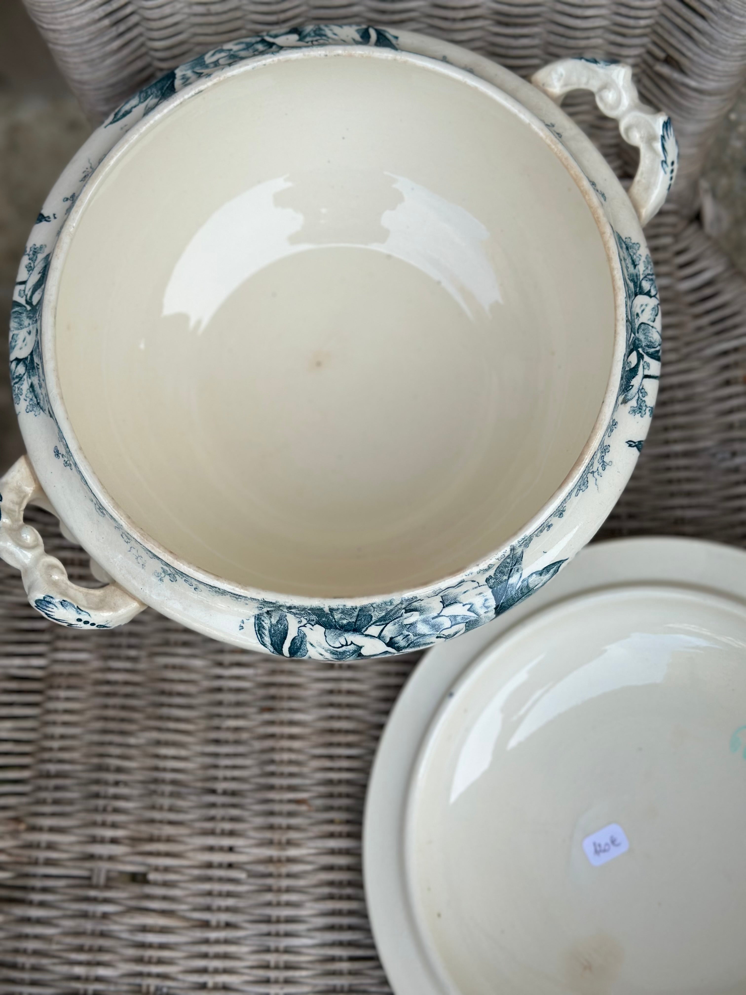 Lot Gien modèle Milan: soupière, plat ovale et plat piédouche