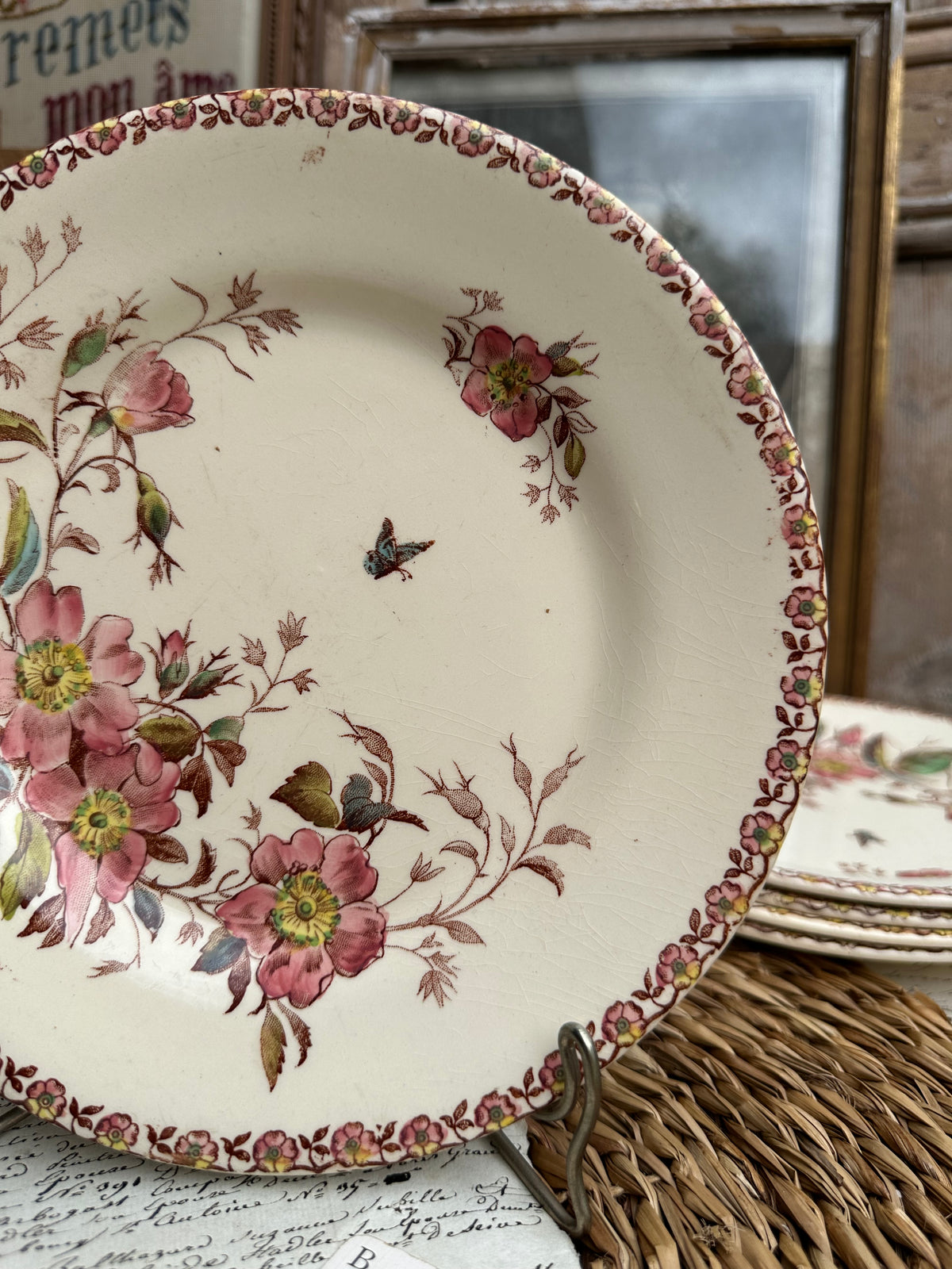 B. Assiette à dessert polychrome Gien modèle Mai