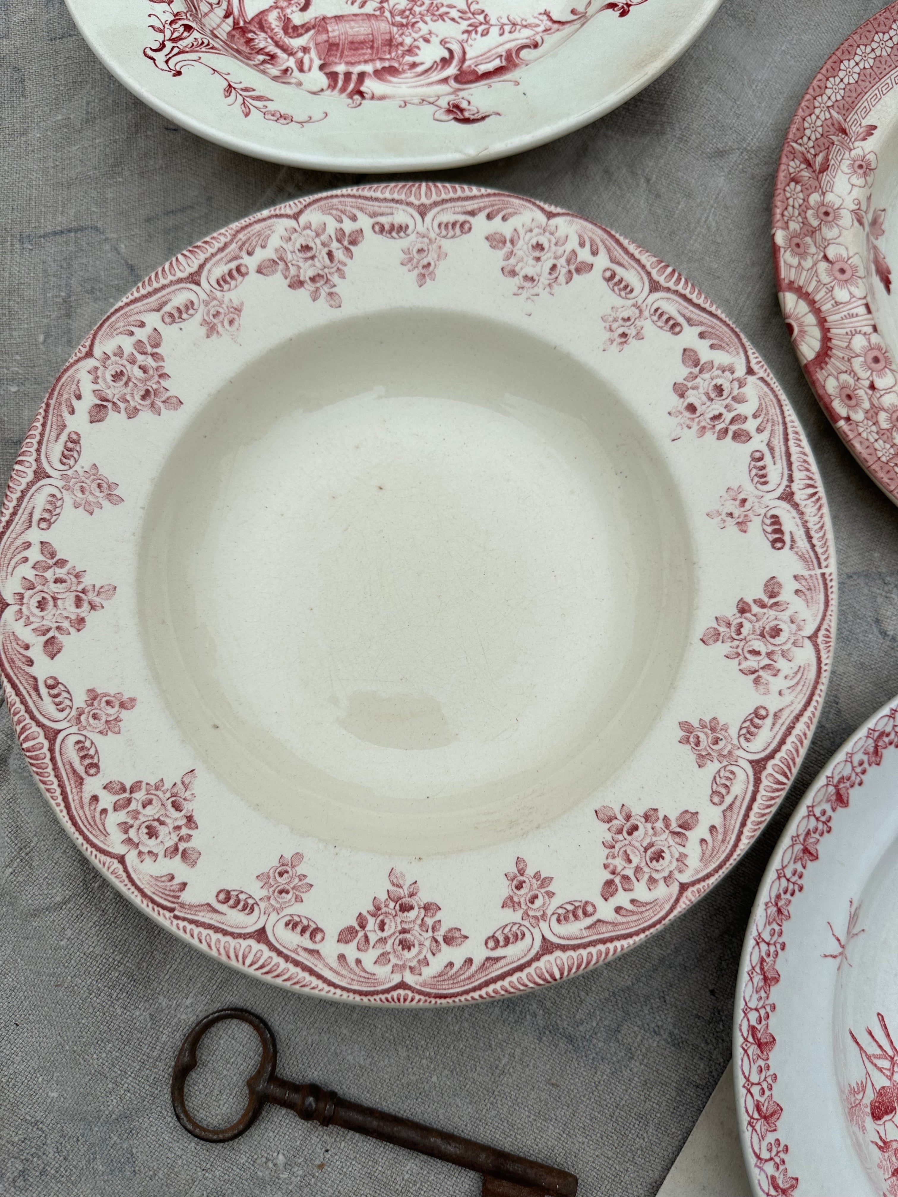II. Set of 4 assorted deep plates
