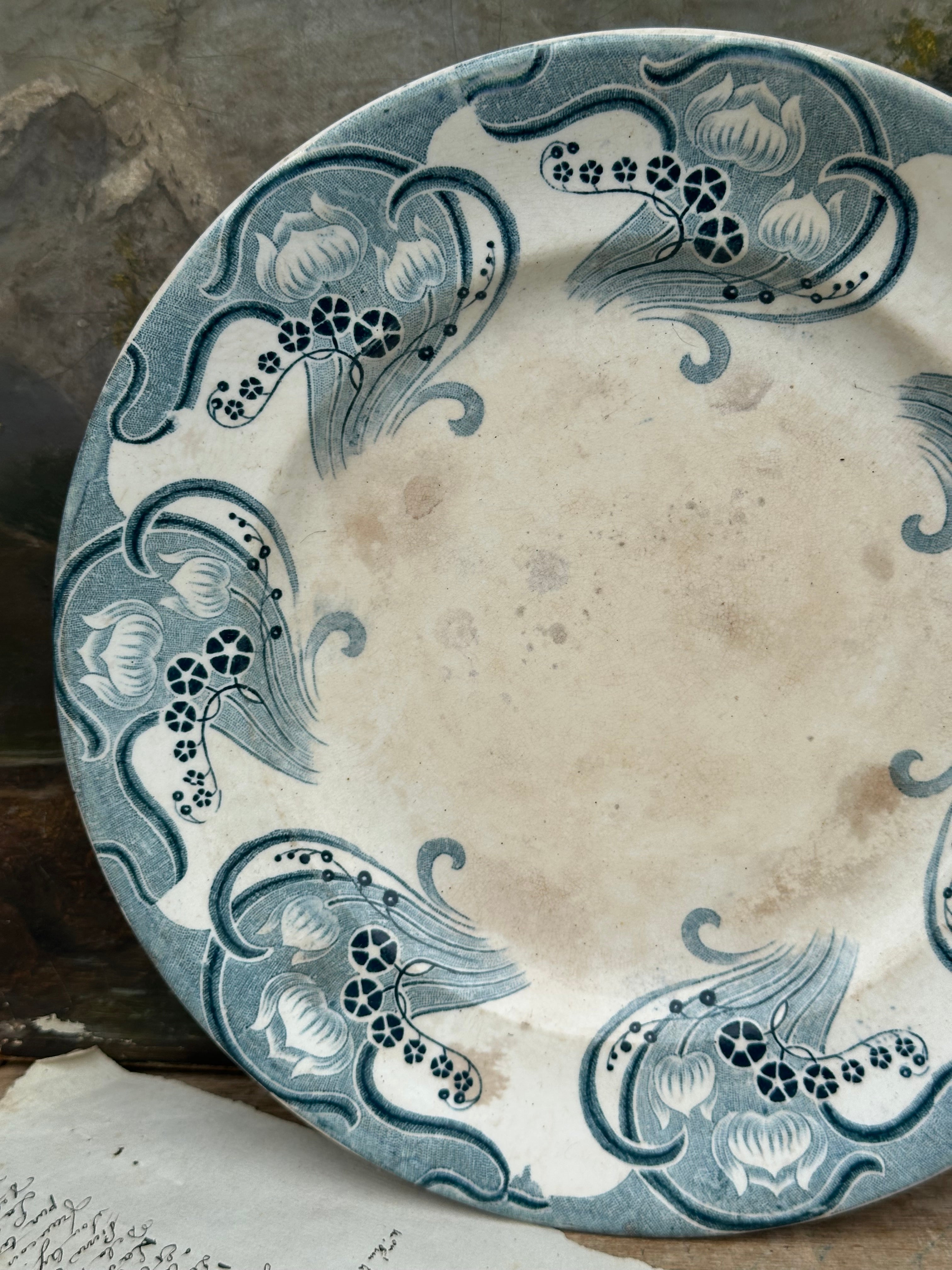 Longwy Champagne pattern footed dish