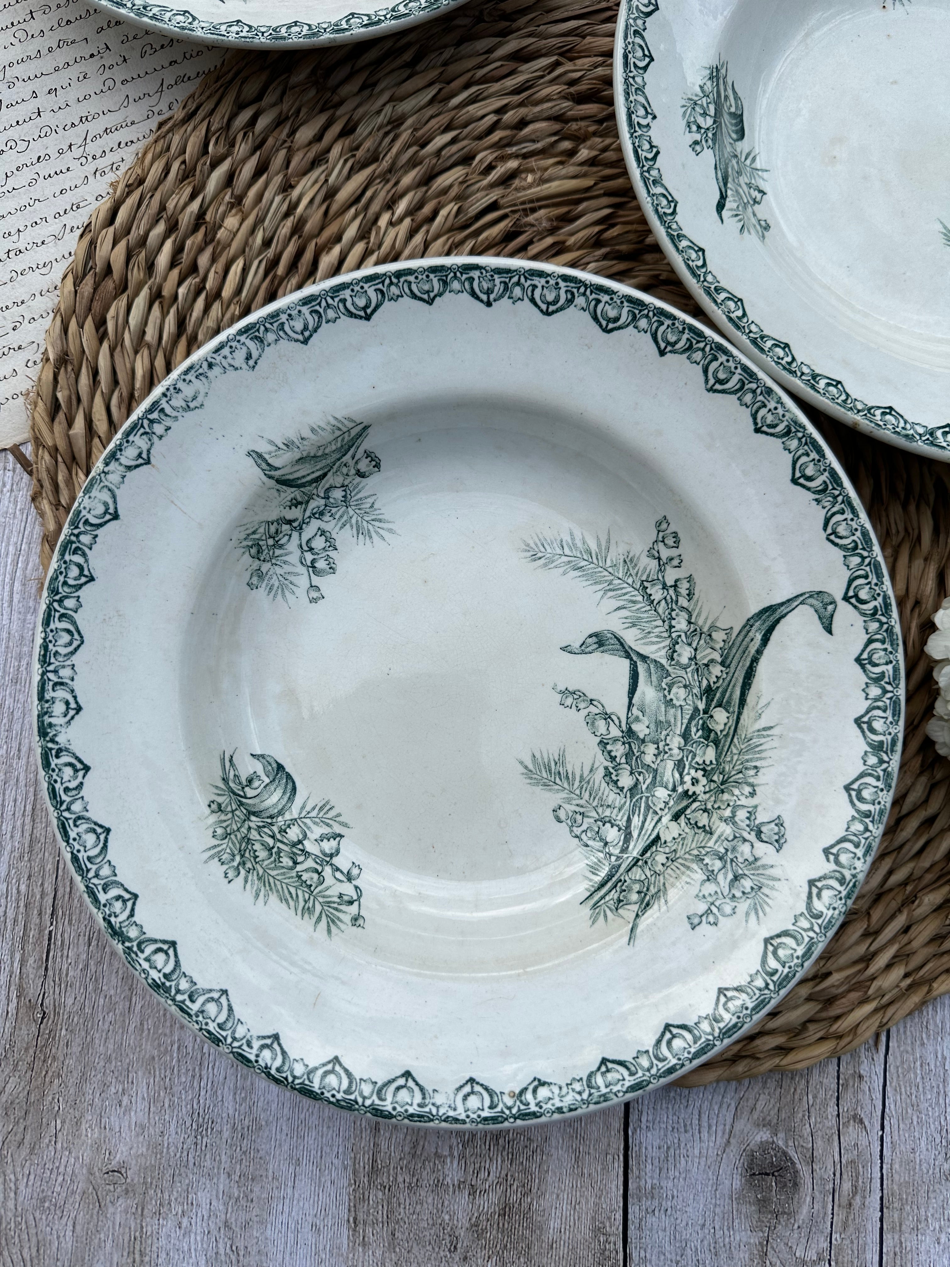 Suite de 4 assiettes creuses St. Amand modèle Muguet