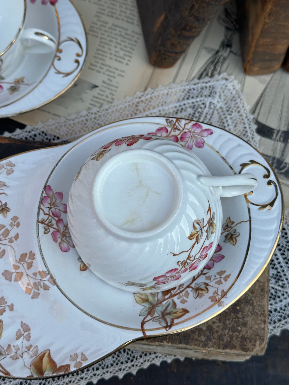 II. Sublime grande tasse à thé polychrome