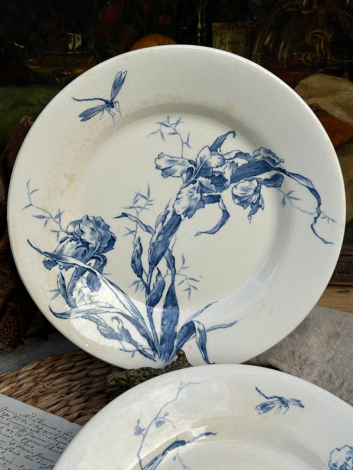 II. Deux assiettes plates Gien modèle Iris