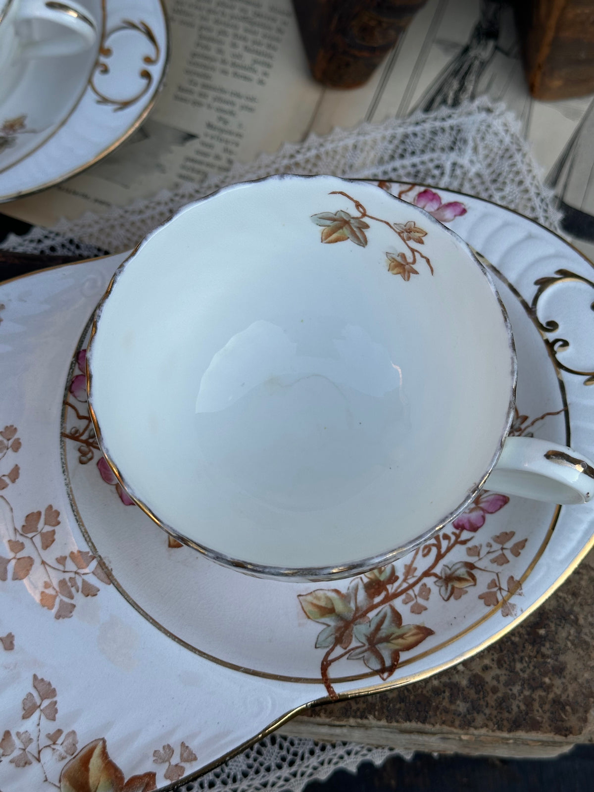 II. Sublime grande tasse à thé polychrome