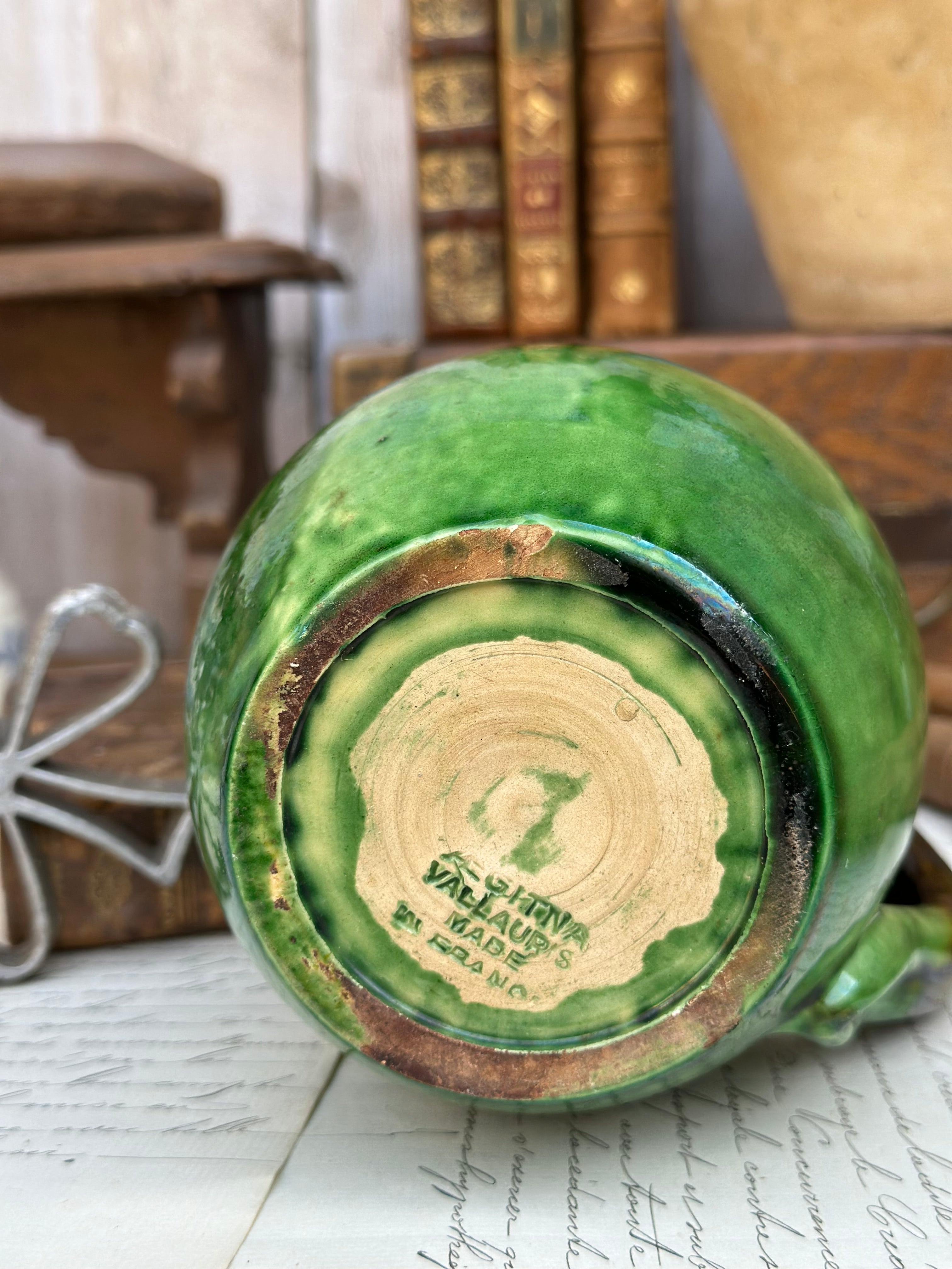 Pichet céramique émaillé vert Vallauris
