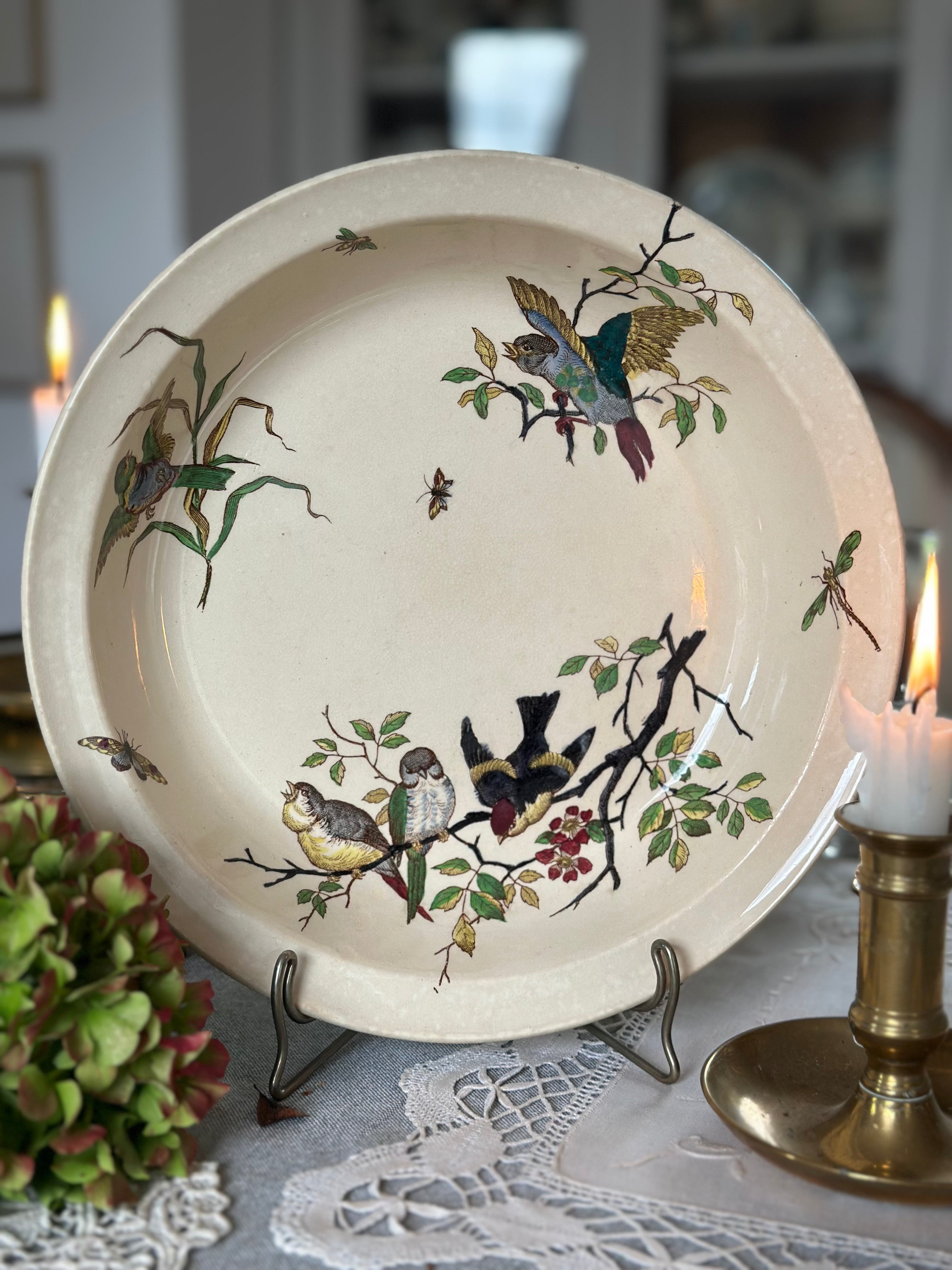 Plat creux polychrome B F K modèle Chanteurs