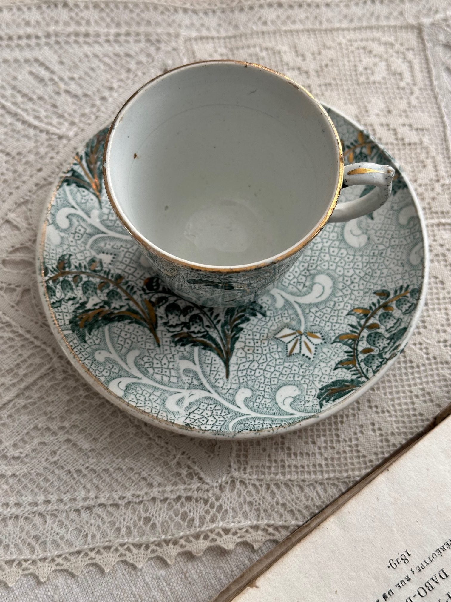 Tasse à café Creil Et Montereau modèle Muguets XIXème