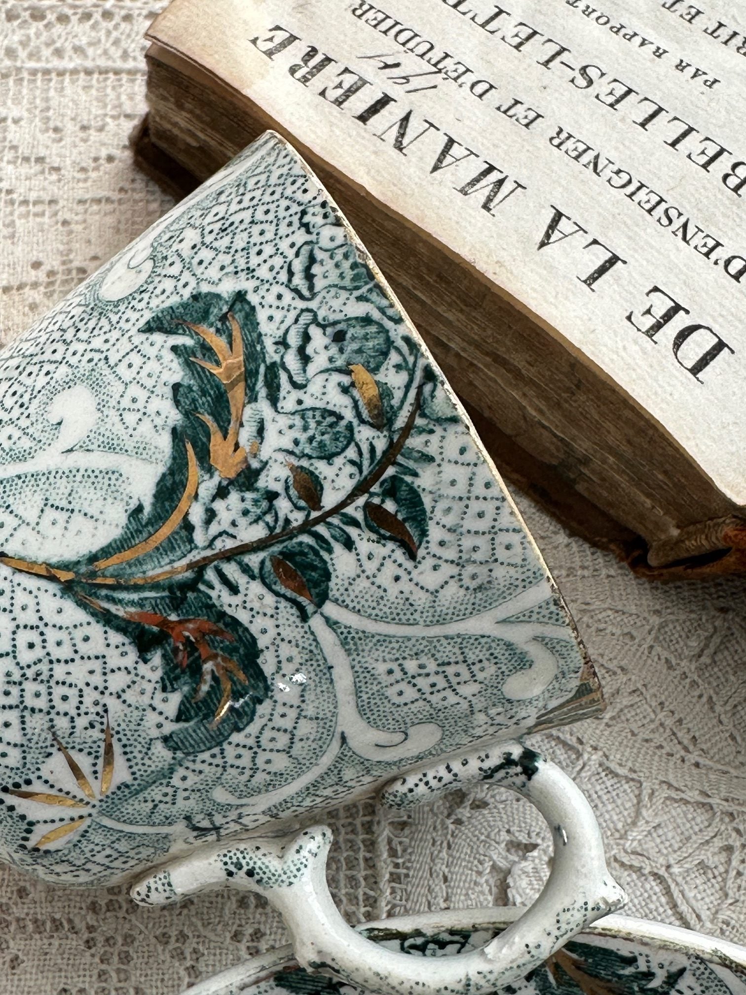 Tasse à café Creil Et Montereau modèle Muguets XIXème