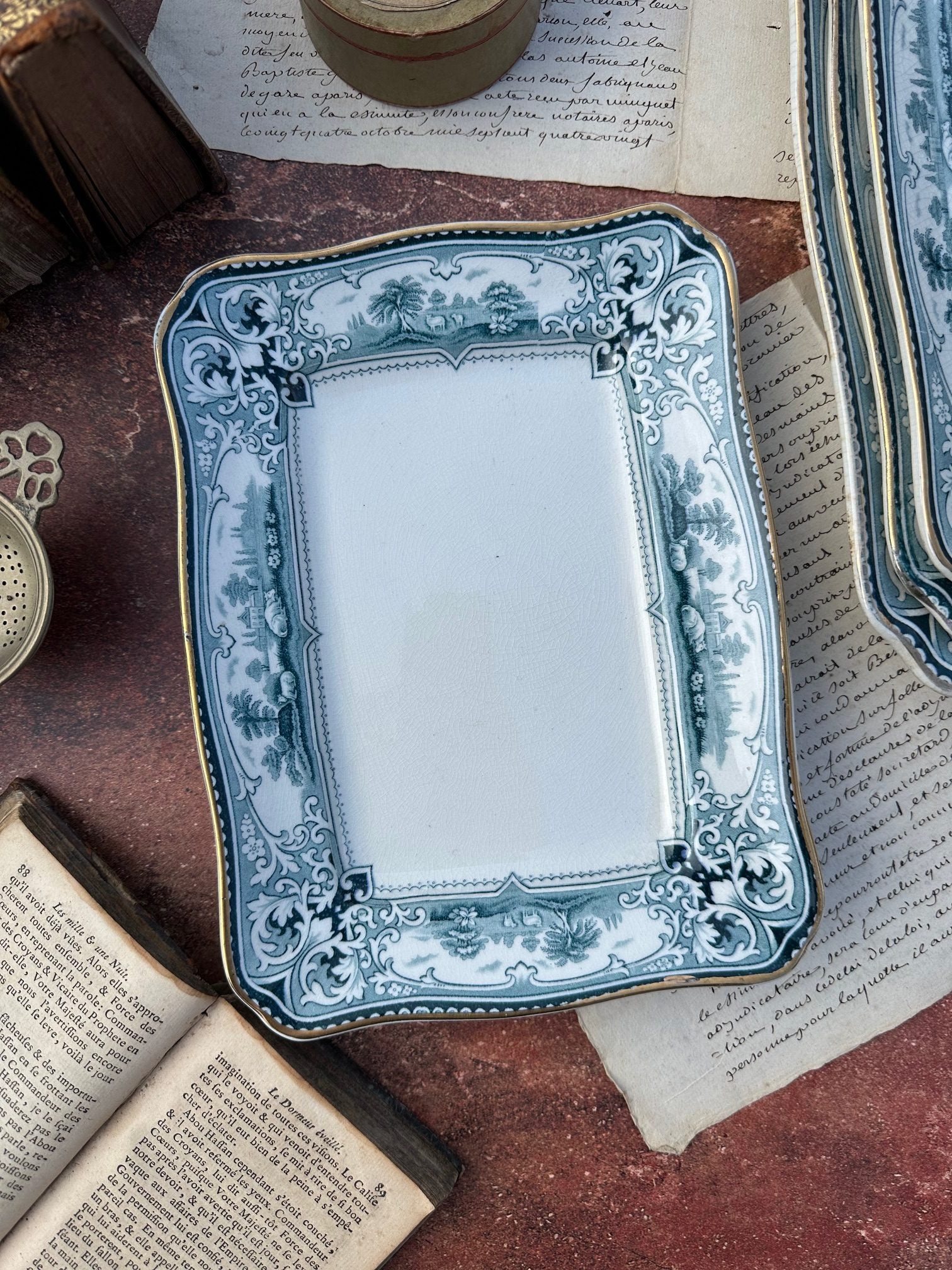 Plat rectangulaire F &amp; Sons Ltd  modèle VERONA - Angleterre vers 1908