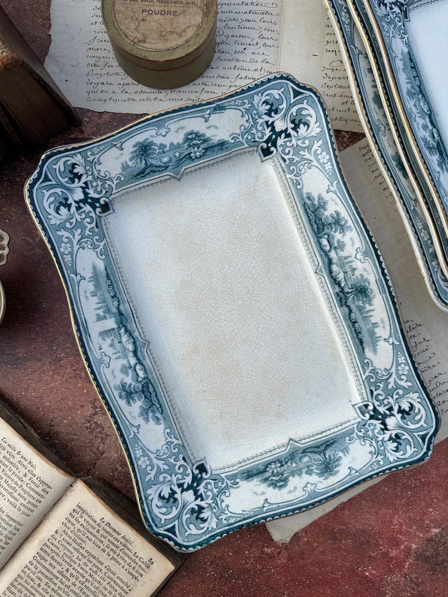 Plat rectangulaire F &amp; Sons Ltd  modèle VERONA - Angleterre vers 1908