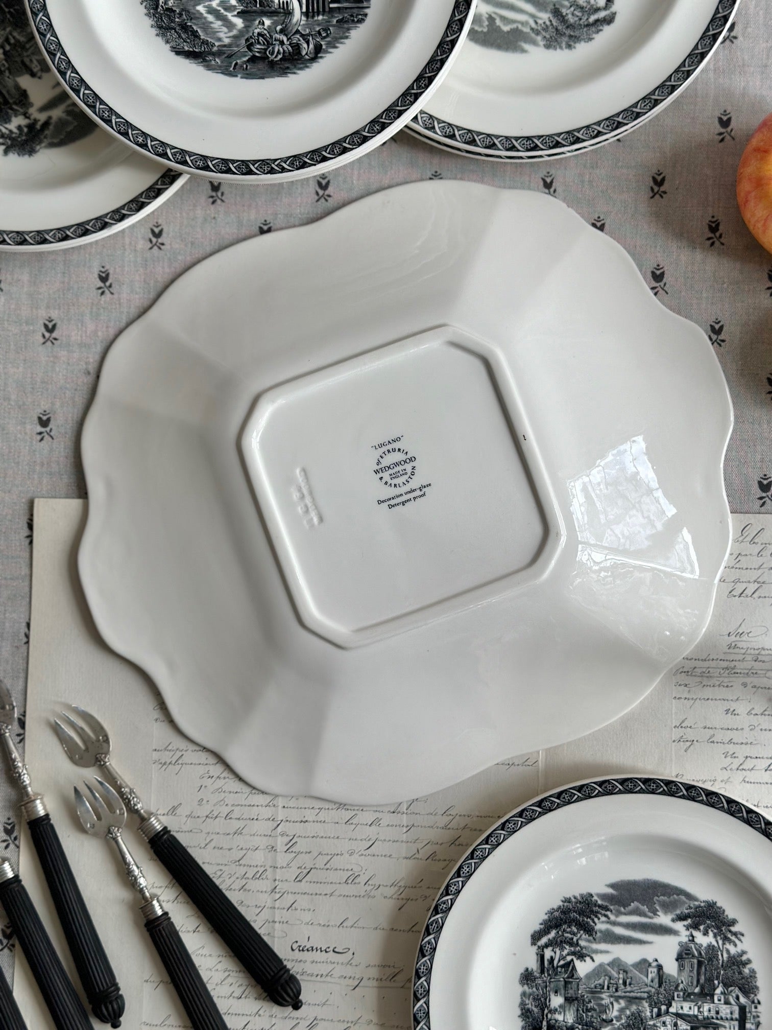 Wedgwood Lugano dessert service - platter and 8 plates