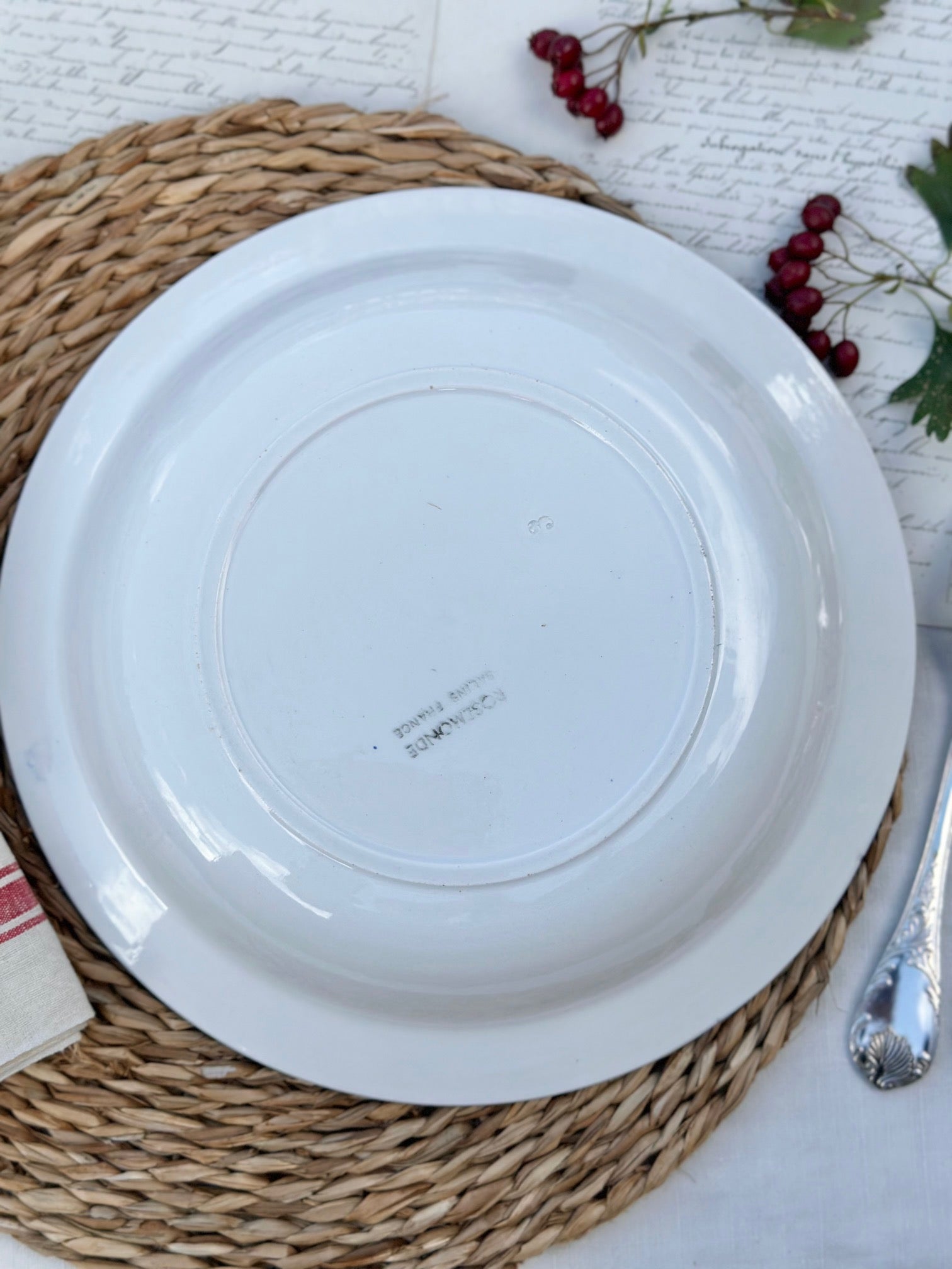 Plat rond creux Salins modèle Rosemonde