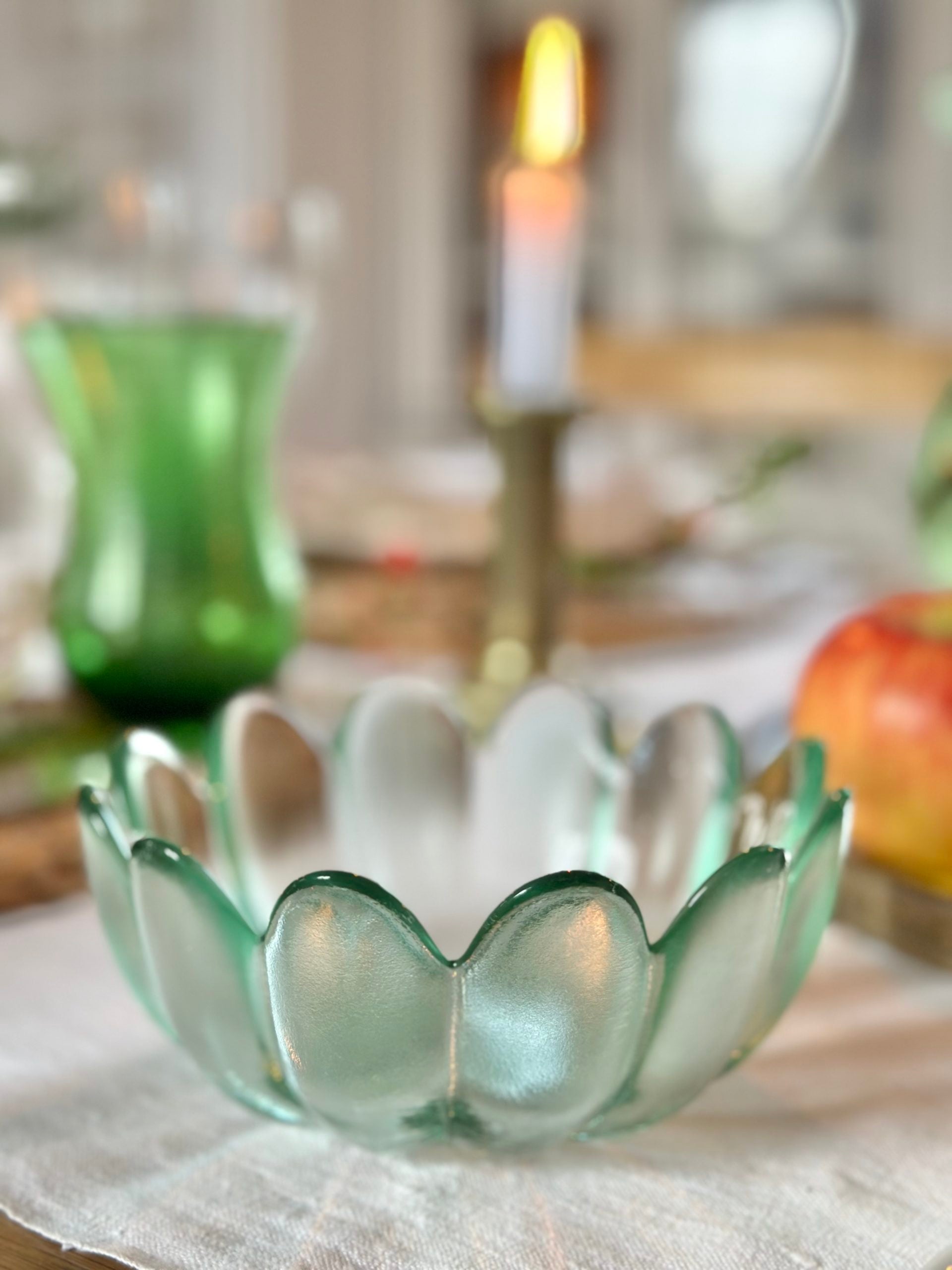 Jolie coupelle à pétales en verre