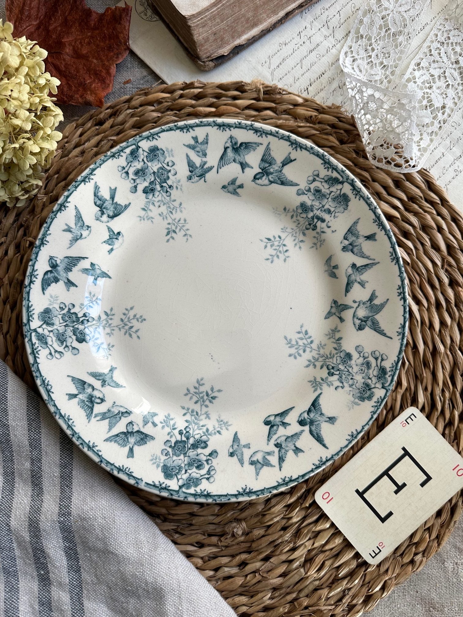 Assiette plate Choisy le Roi modèle Montigny