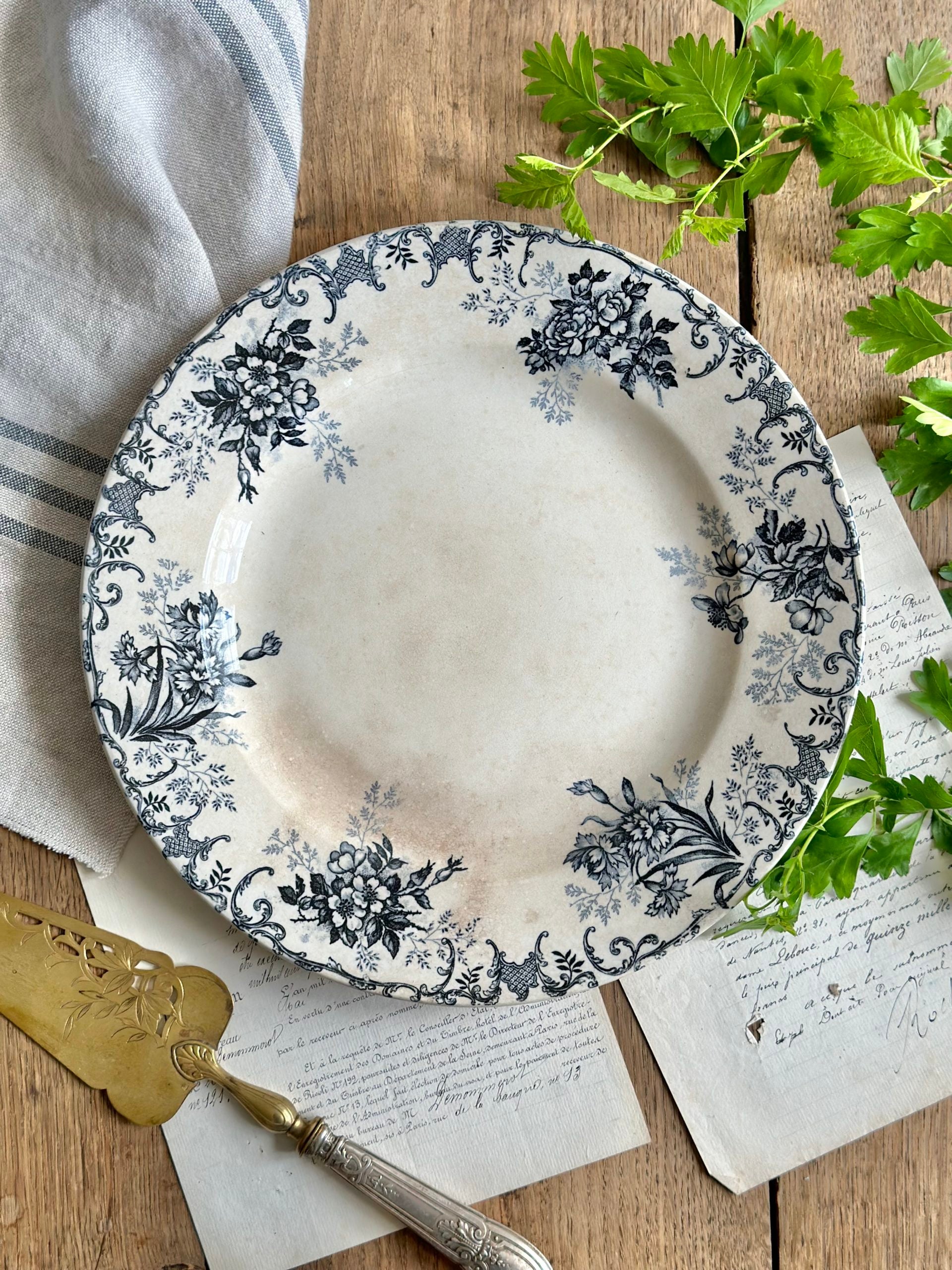 Round dish Choisy Le Roi Floréal model