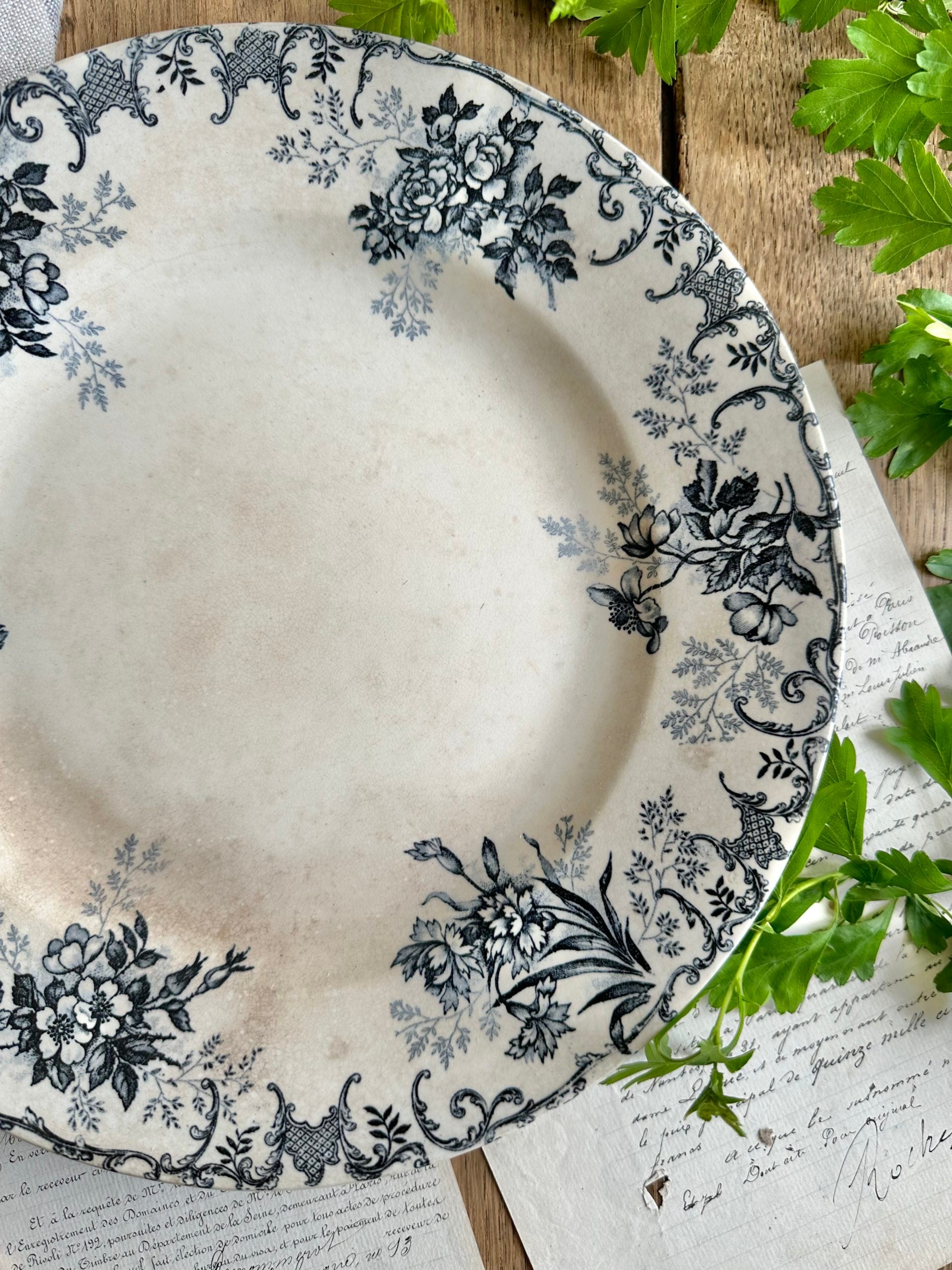 Round dish Choisy Le Roi Floréal model