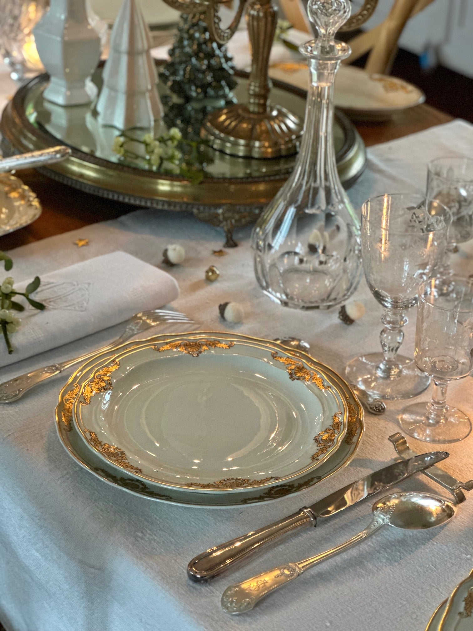 Reserved - Sale - Exceptional Bernardaud Coquille model dinner service for 12 people