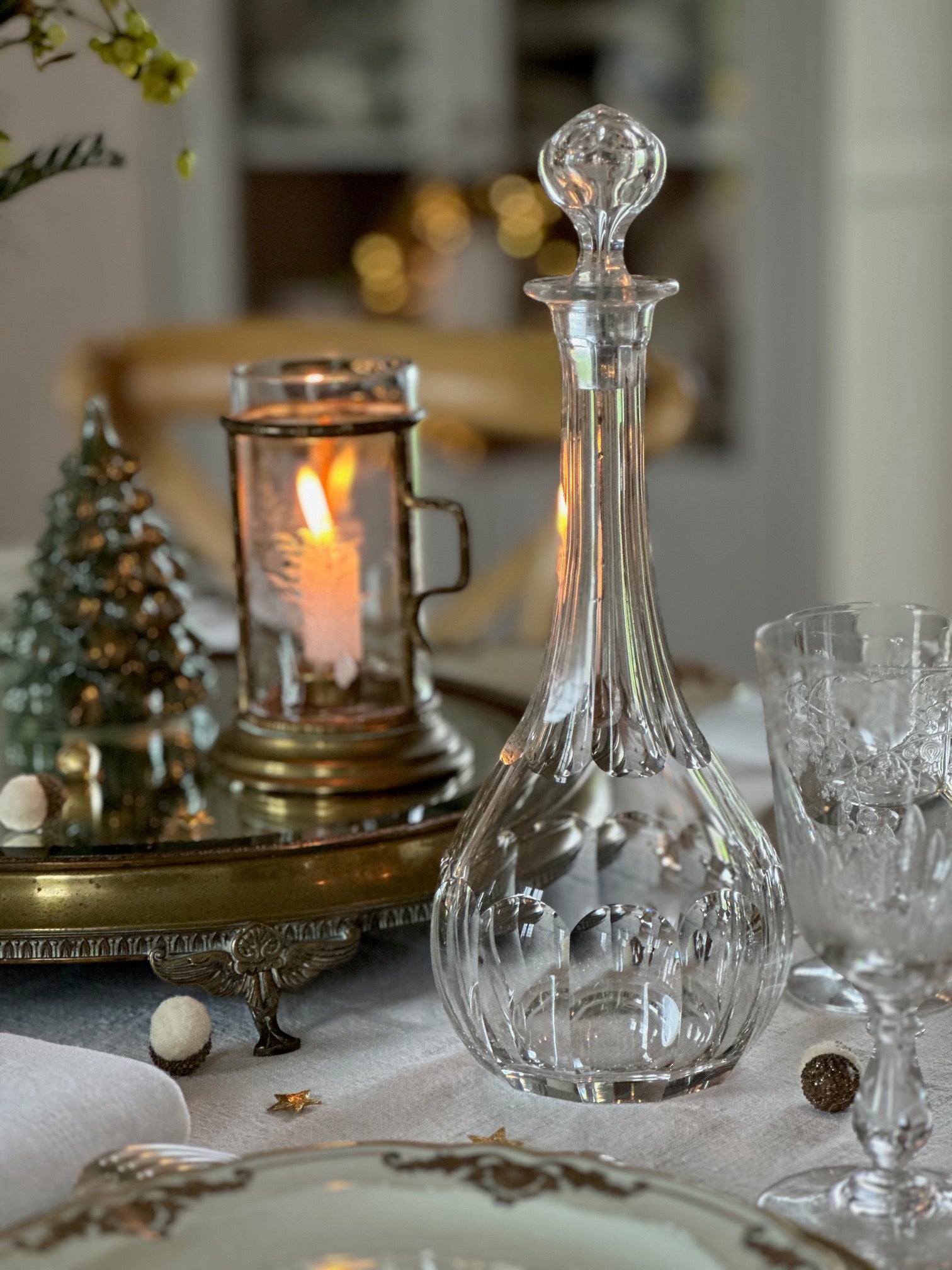 II. Sublime carafe à vin en cristal de prestige à pans