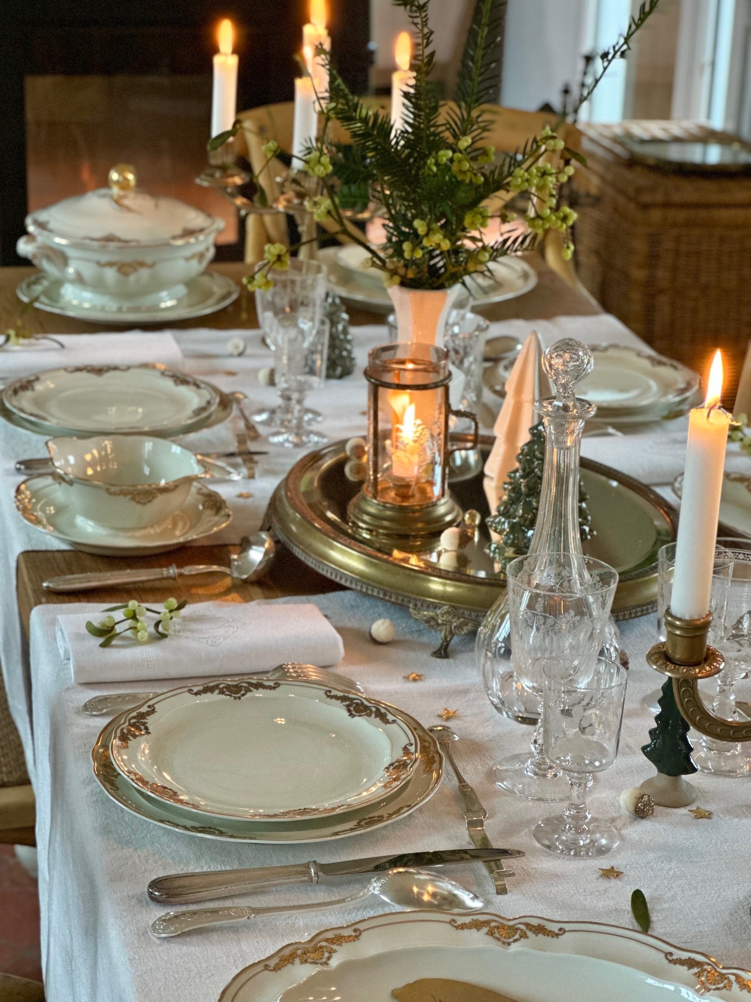 Reserved - Sale - Exceptional Bernardaud Coquille model dinner service for 12 people